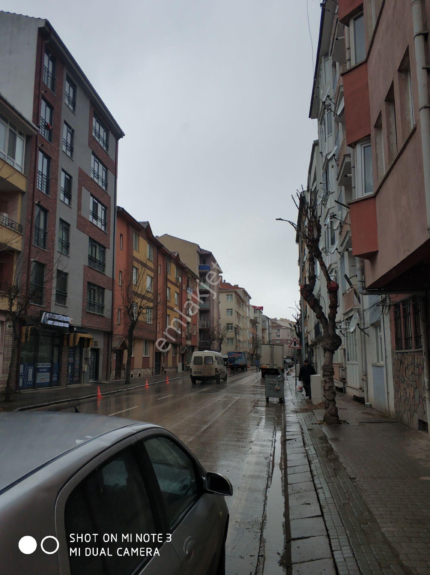 Kırım Caddesi Üstü Kiralık Ara Kat 3+1 Daire - Görsel 20