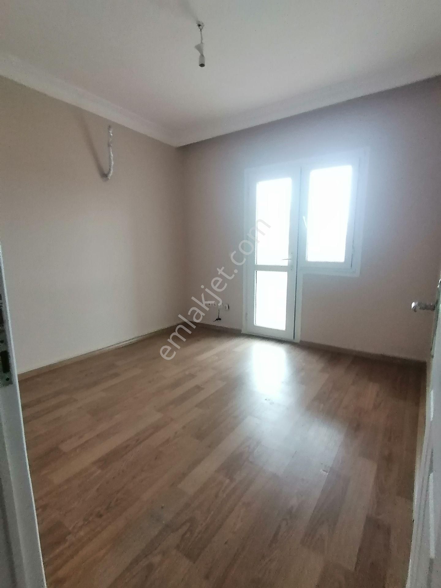 Turgut Özalda Hasarsız İskanlı Çok Geniş 5 Balkon 3 Wc Parkeli Doğalgazlı 4+1 Kapalı Mutfak - Görsel 21