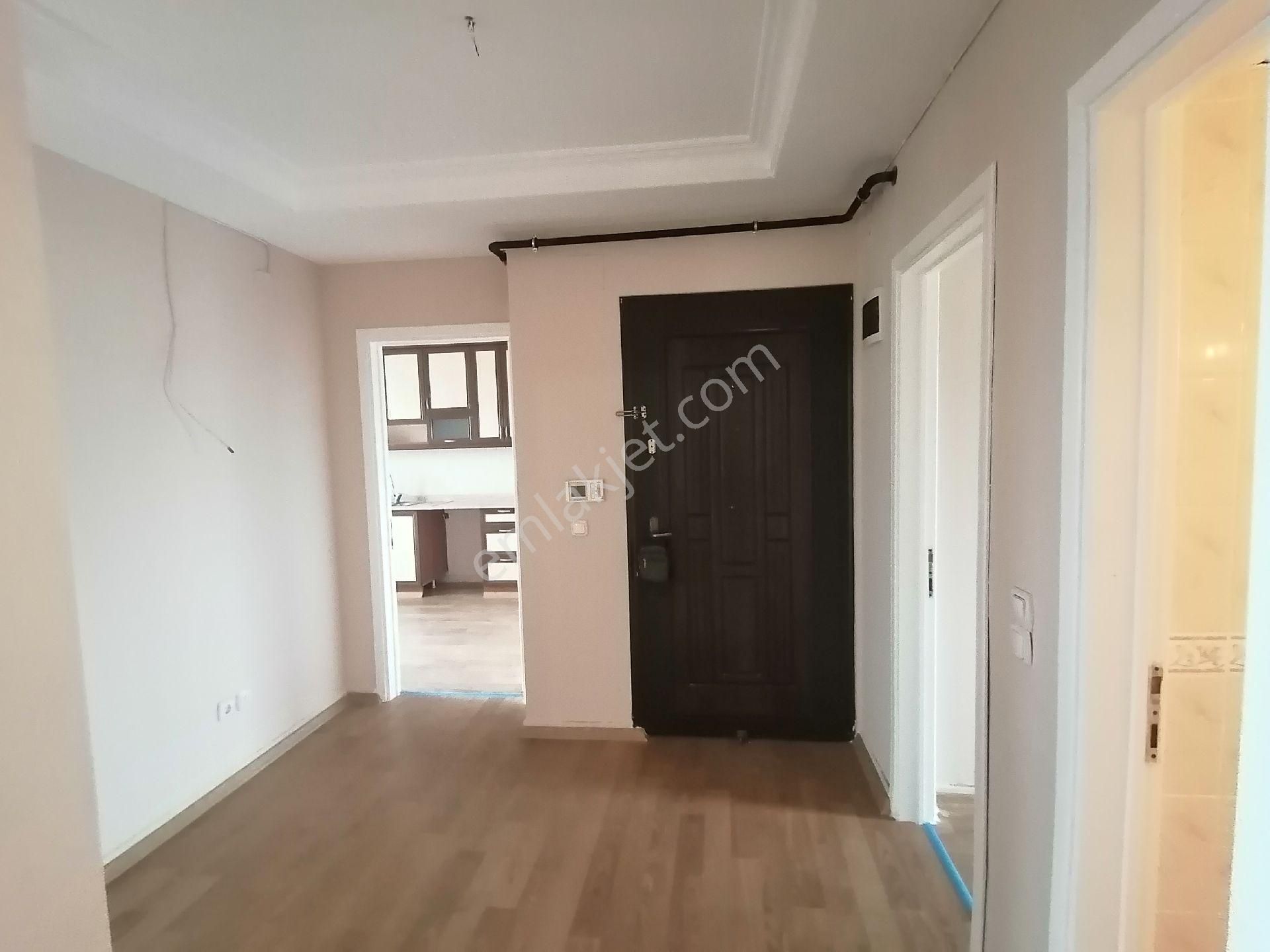 Turgut Özalda Hasarsız İskanlı Çok Geniş 5 Balkon 3 Wc Parkeli Doğalgazlı 4+1 Kapalı Mutfak - Görsel 3