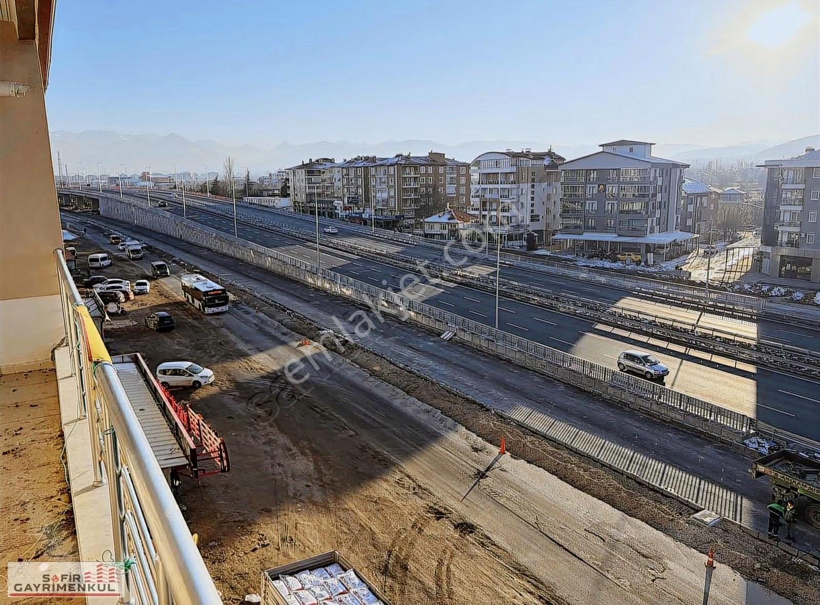Çünürde İstanbul Yolu Üzeri Satılık 3+1 Daire Otogar Yanında - Görsel 13