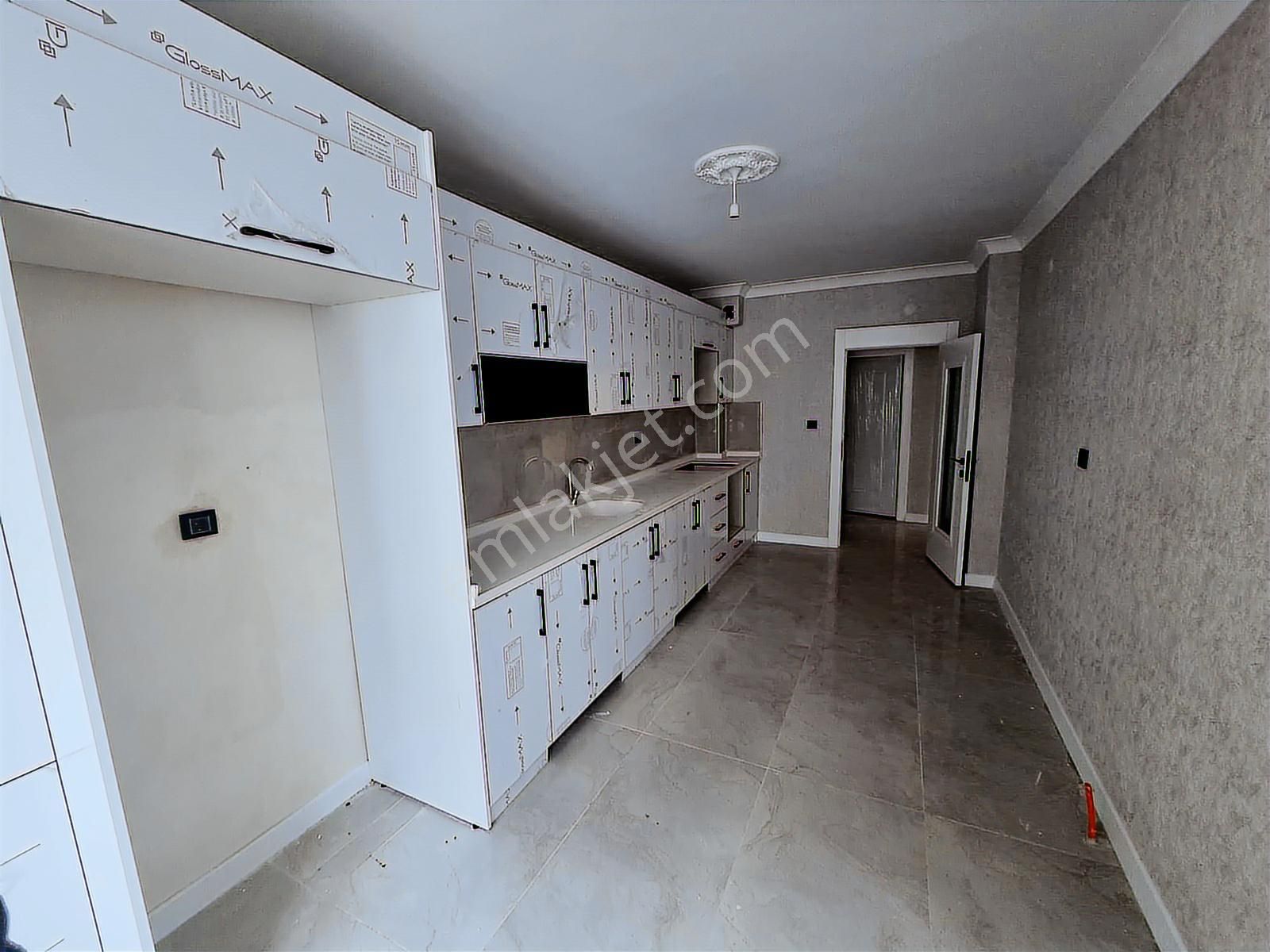 Merkezi Konumda Lüks Yapılı Sıfır 3+1 Satılık Daire