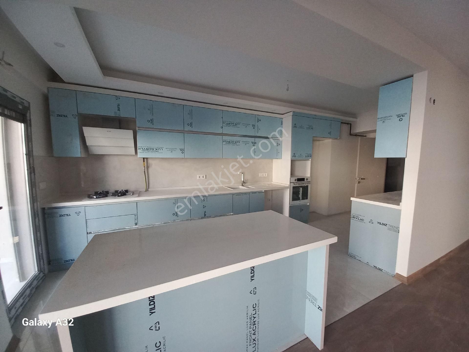 Karşıyaka Bostanlı Sahil Yürüme Mesafede Kısmen Deniz Manzaralı Satilik Dubleks 3+1 Daire - Görsel 3