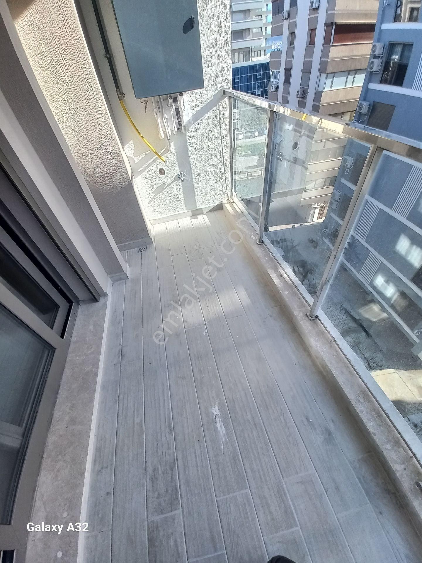 Karşıyaka Bostanlı Sahil Yürüme Mesafede Kısmen Deniz Manzaralı Satilik Dubleks 3+1 Daire - Görsel 17