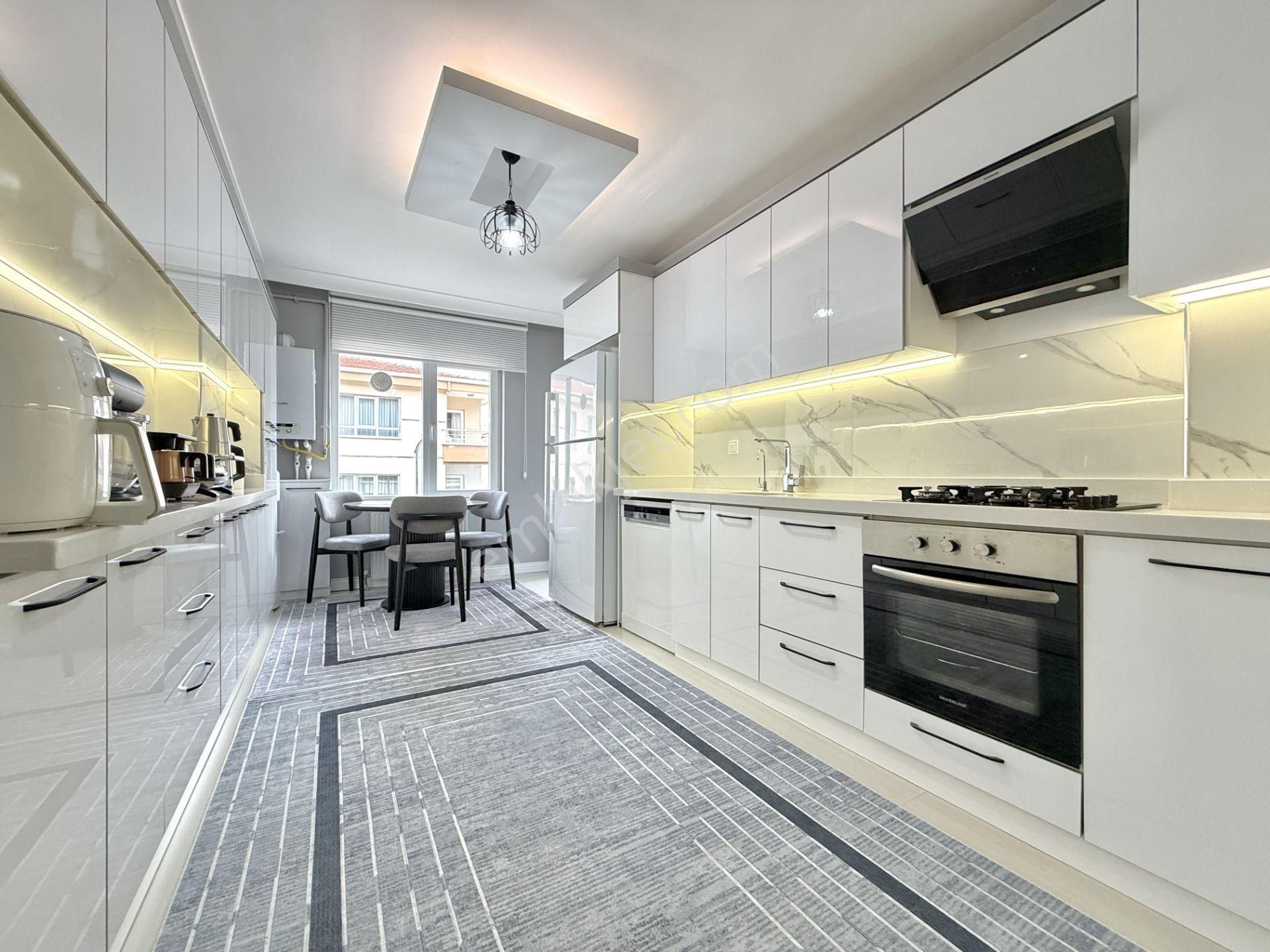 Nam-ak Emlaktan Asansörlü Güney Ve Ön Cephe Şık Yapılı 4+1 Daire - Görsel 7