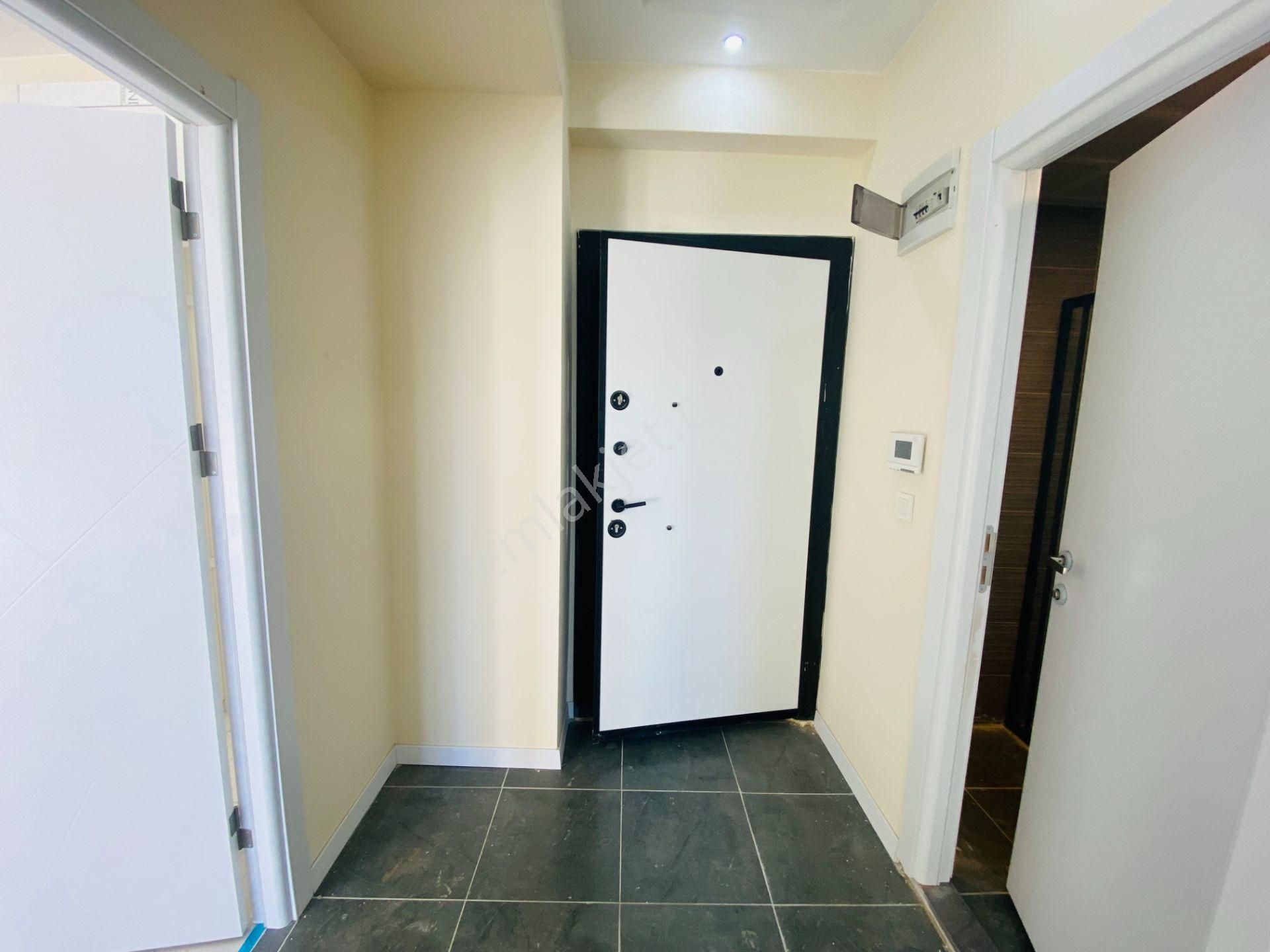 Güven'den Merkezi Konumda Kombili,ankastreli Ara Kat 1+1 Daire - Görsel 23