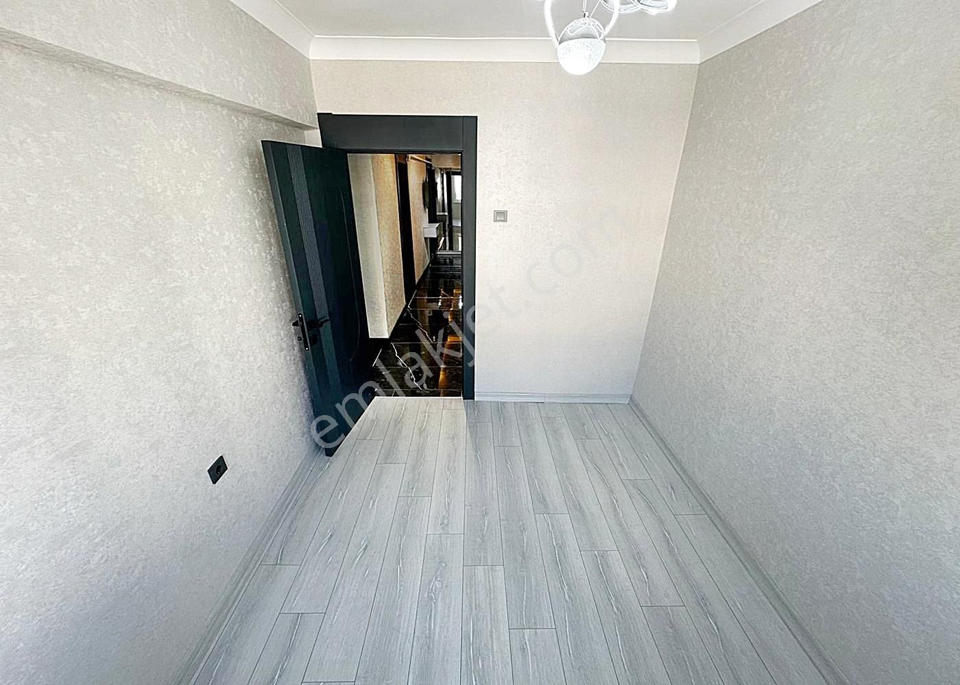 Osmangazi'de 3+1 Katta Ön Cepheli Mega Lüks Yapılı Fırsat Daire - Görsel 6