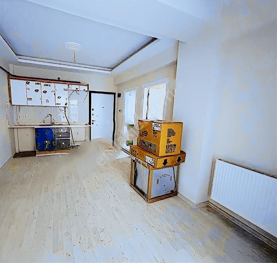 Seyrek Meydan Teraslı 1+1 Satılık Daire