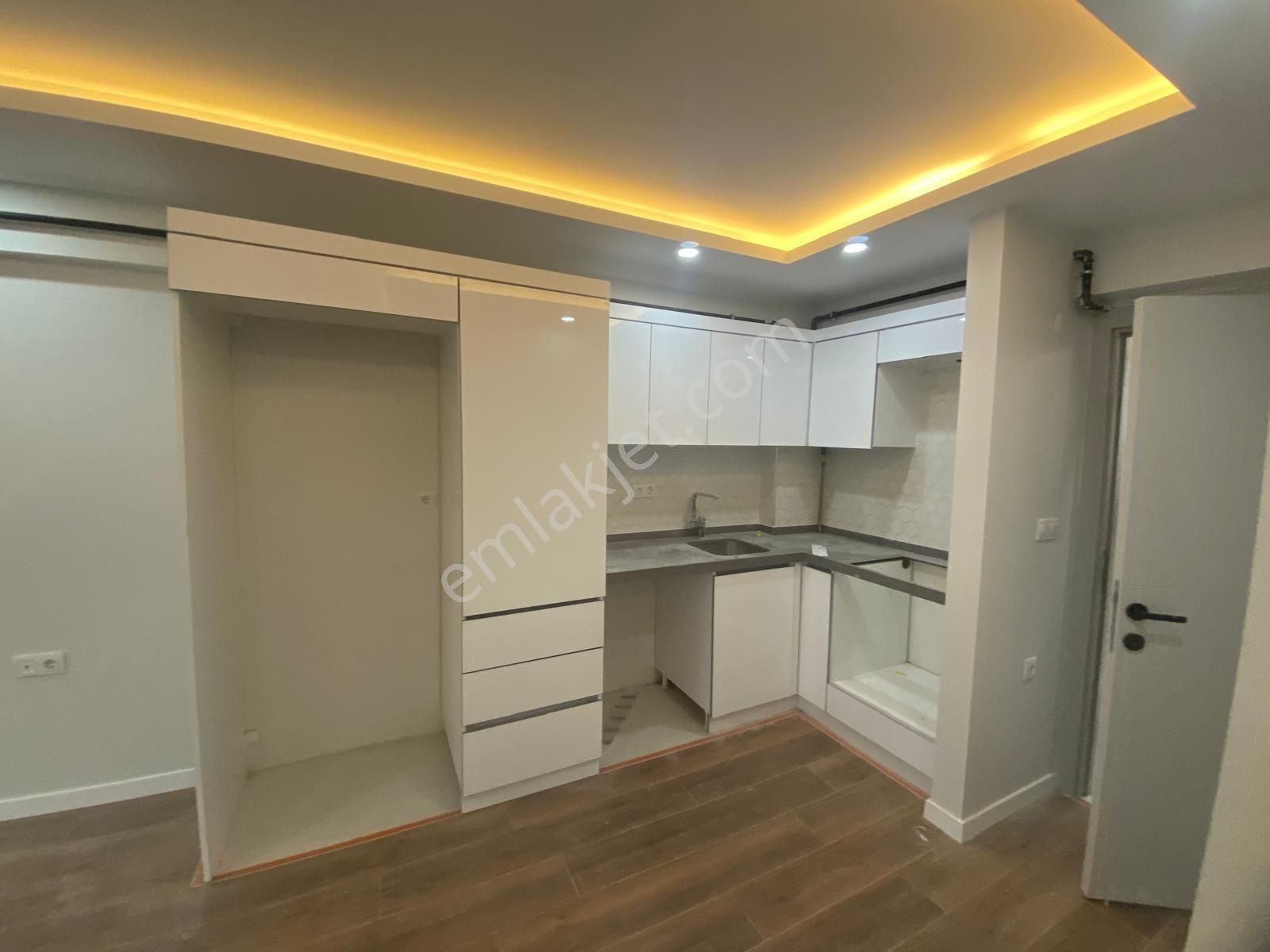 İstanbul House'dan B.evler'de Sıfır Binada 2+1 Ara Kat Daire - Görsel 8