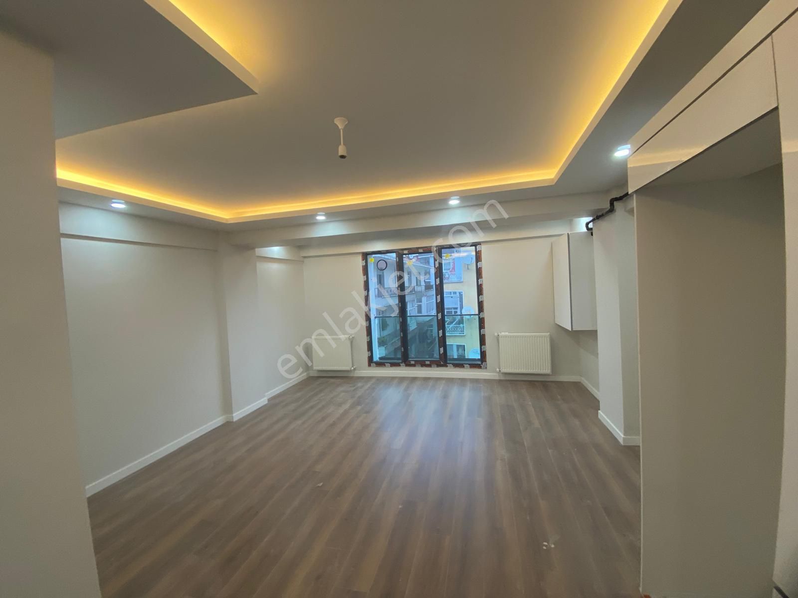 İstanbul House'dan B.evler'de Sıfır Binada 2+1 Ara Kat Daire