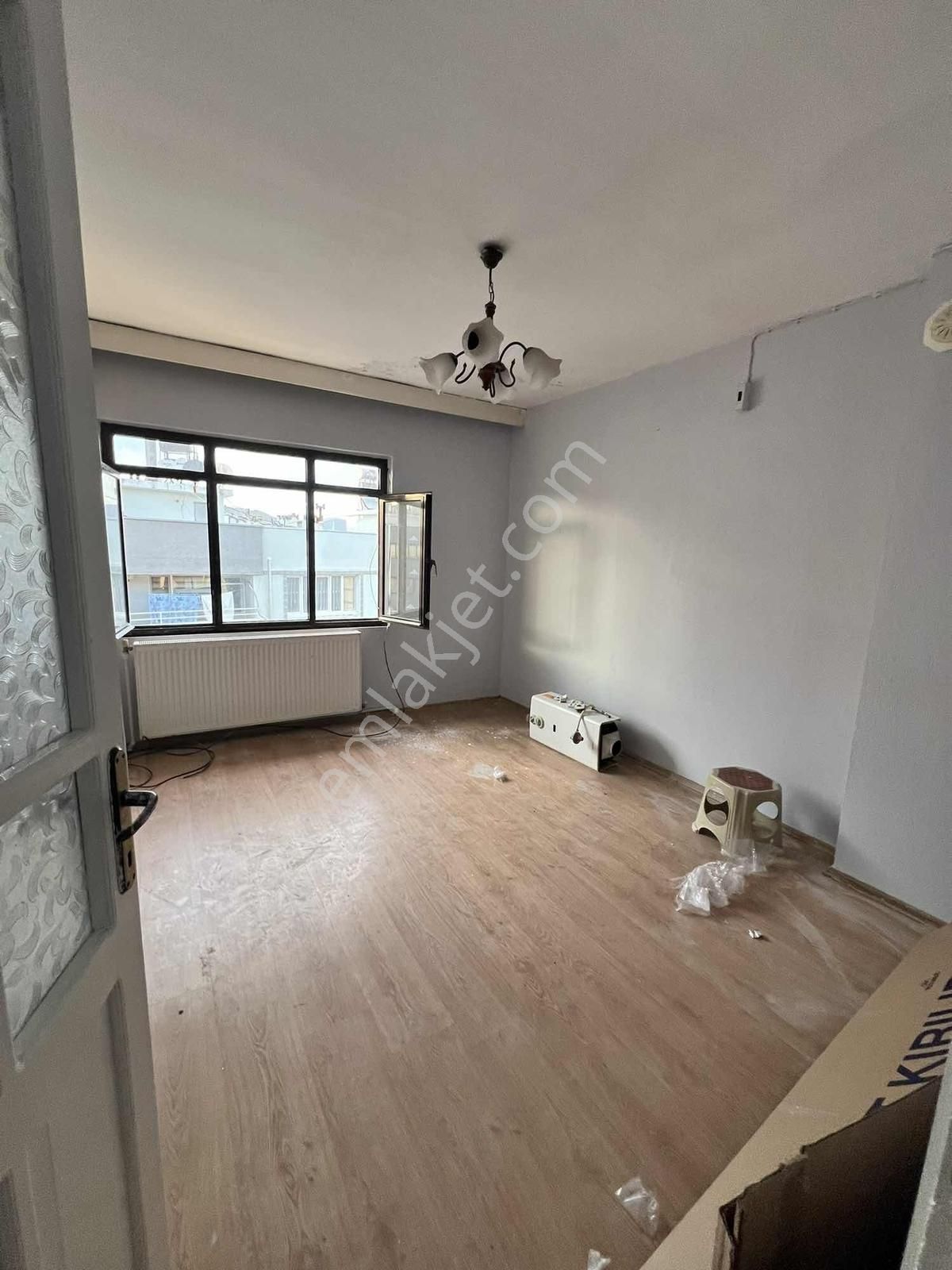 Bergama Çarşı Merkezde Kiralık Doğalgazlı 3+1 Daire - Görsel 14