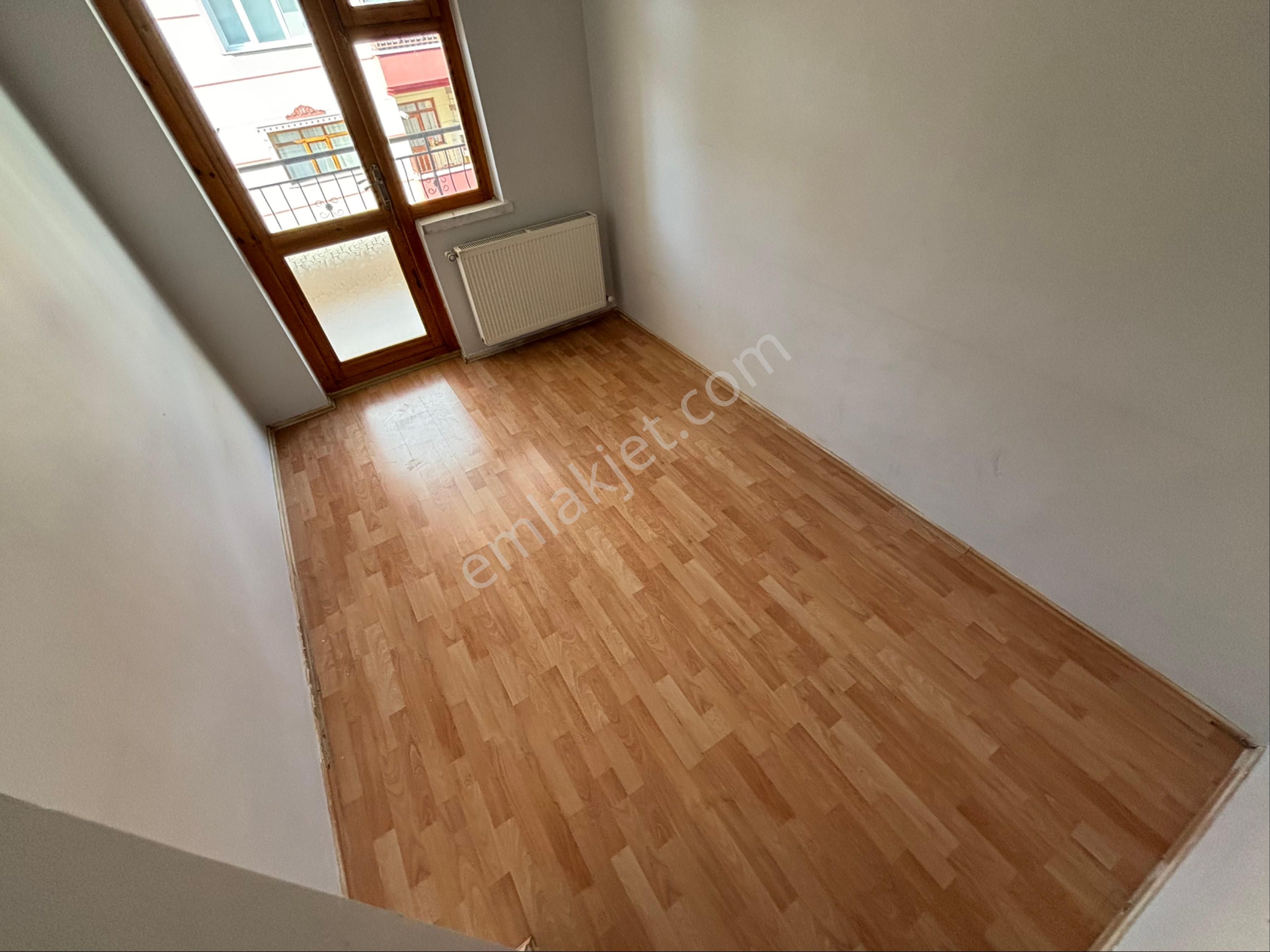 Torun^dan Yeni Binada Yapılı Geniş 3+1 Arakat Daire - Görsel 12