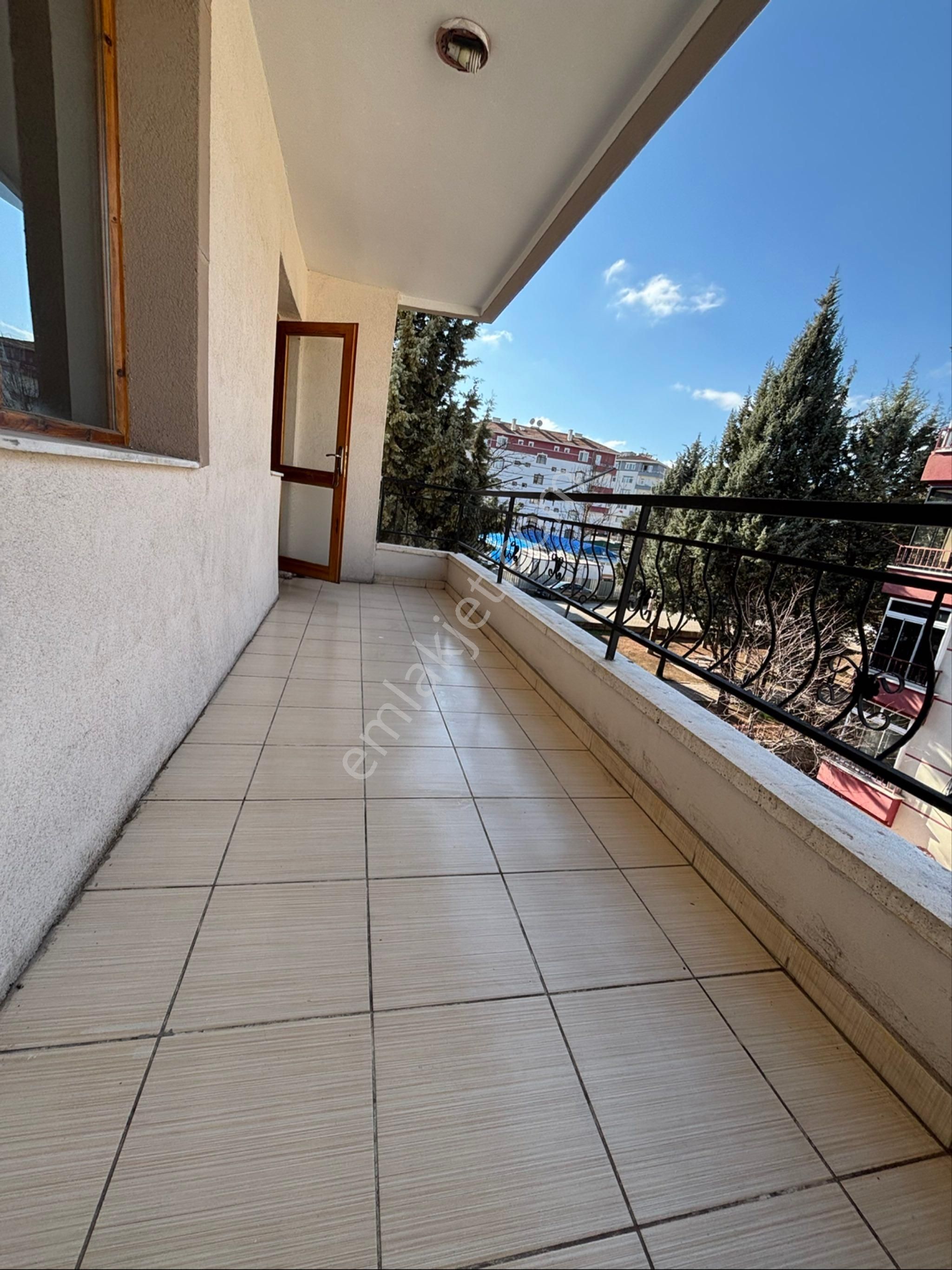 Torun^dan Yeni Binada Yapılı Geniş 3+1 Arakat Daire - Görsel 14