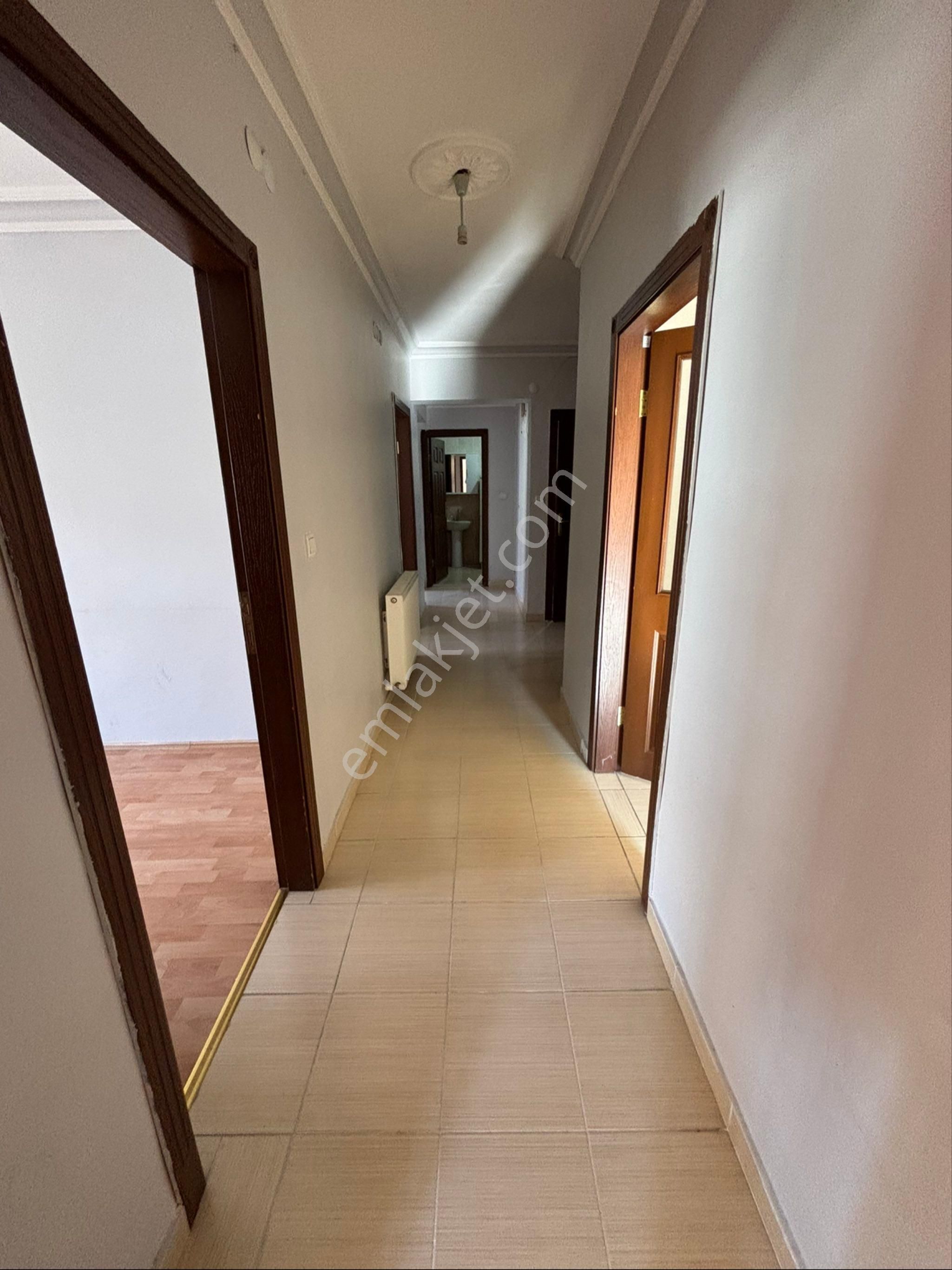 Torun^dan Yeni Binada Yapılı Geniş 3+1 Arakat Daire - Görsel 35