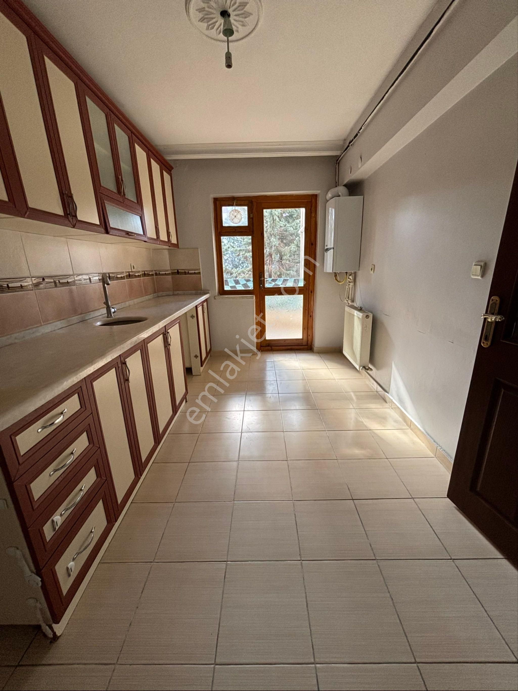 Torun^dan Yeni Binada Yapılı Geniş 3+1 Arakat Daire - Görsel 2