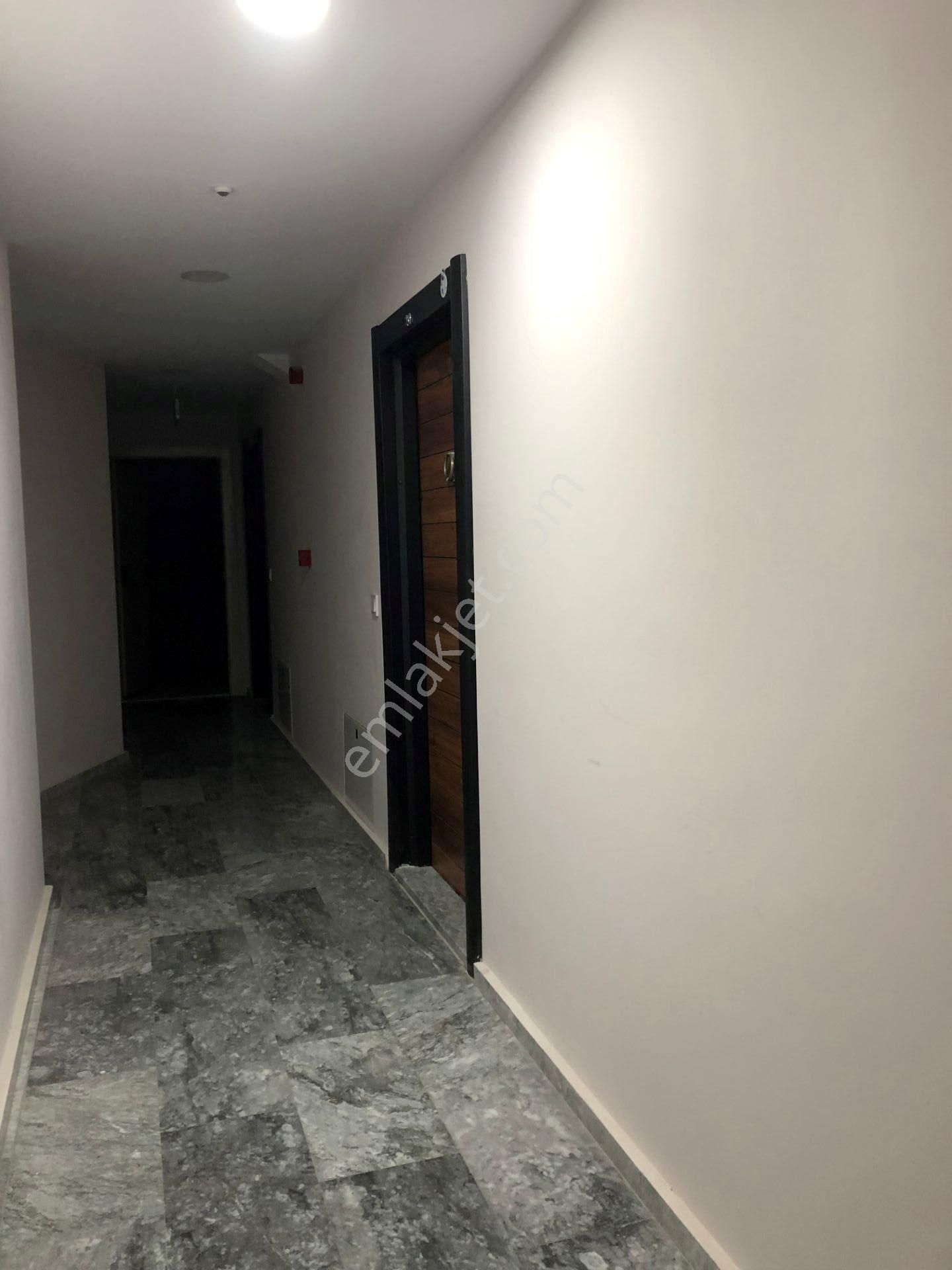 Ataşehir, Yeditepe Ve Marmara Üni. Karşısı, 7/24 Güvenlikli Yeni Binada Eşyalı 1+1 - Görsel 24