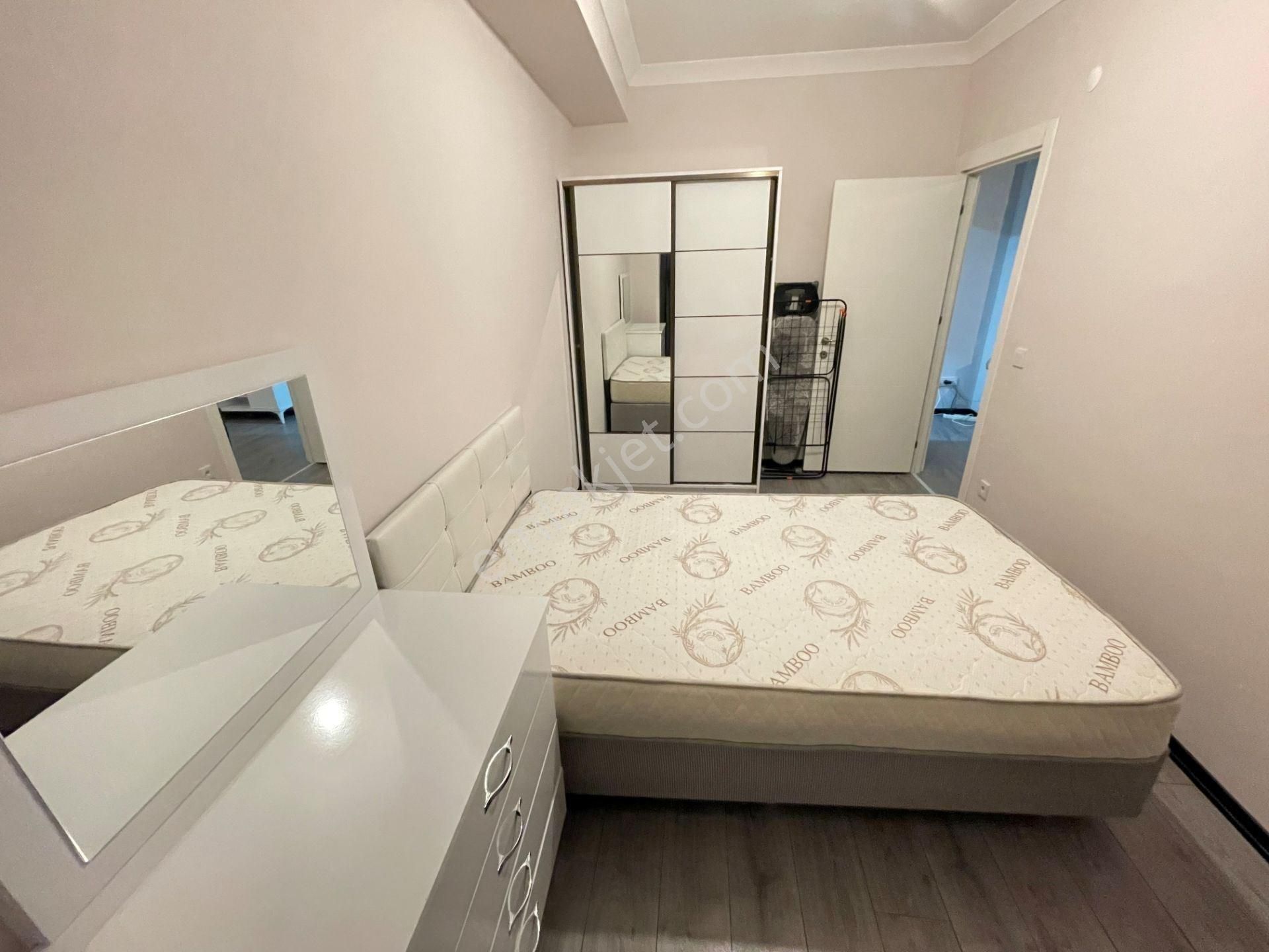 Ataşehir, Yeditepe Ve Marmara Üni. Karşısı, 7/24 Güvenlikli Yeni Binada Eşyalı 1+1 - Görsel 15