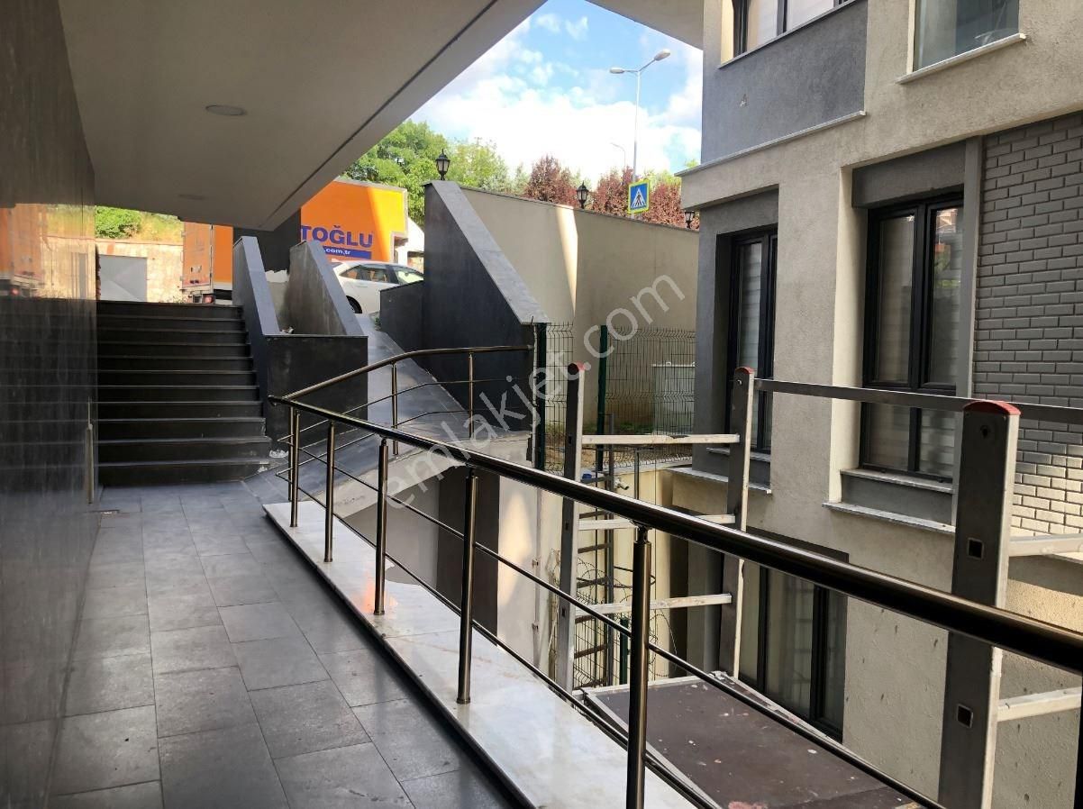 Ataşehir, Yeditepe Ve Marmara Üni. Karşısı, 7/24 Güvenlikli Yeni Binada Eşyalı 1+1 - Görsel 23