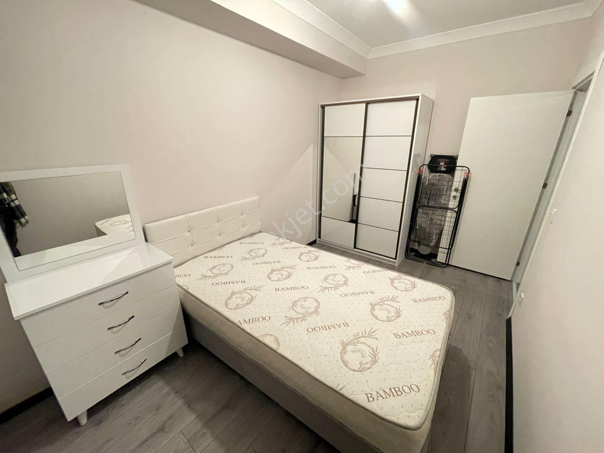 Ataşehir, Yeditepe Ve Marmara Üni. Karşısı, 7/24 Güvenlikli Yeni Binada Eşyalı 1+1 - Görsel 13