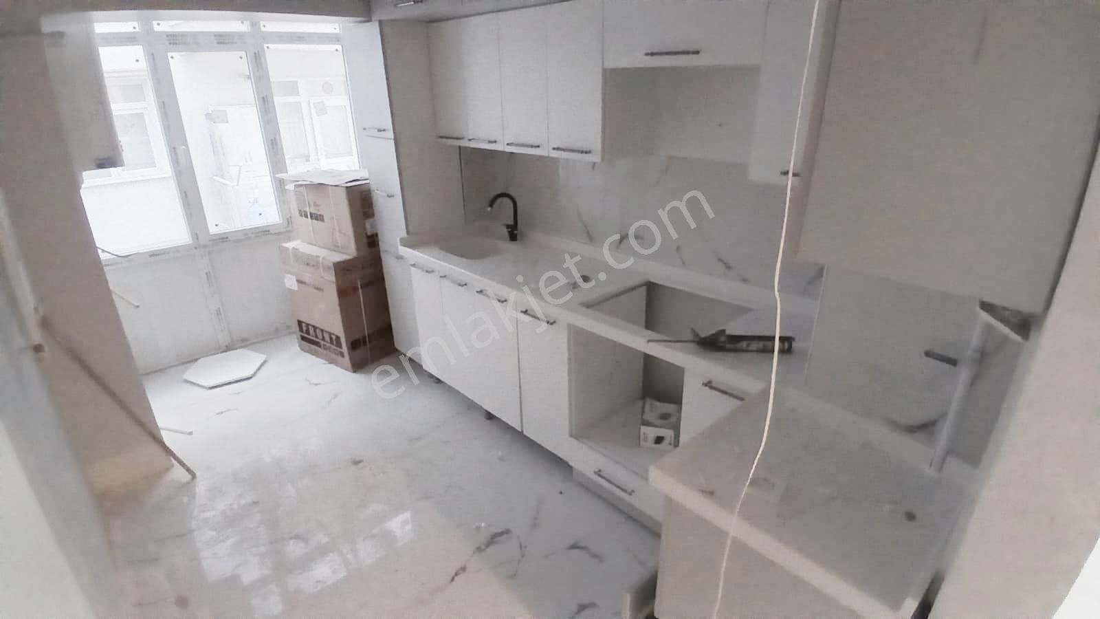 Adres Gayrimenkul'den Tadilat Aşamasında 3+1 Çarşı Yakını Daire - Görsel 9