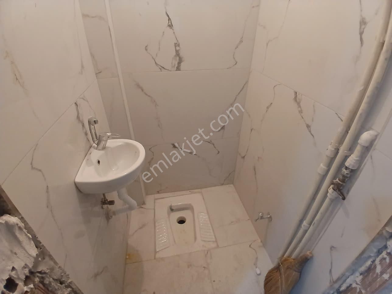 Adres Gayrimenkul'den Tadilat Aşamasında 3+1 Çarşı Yakını Daire - Görsel 7