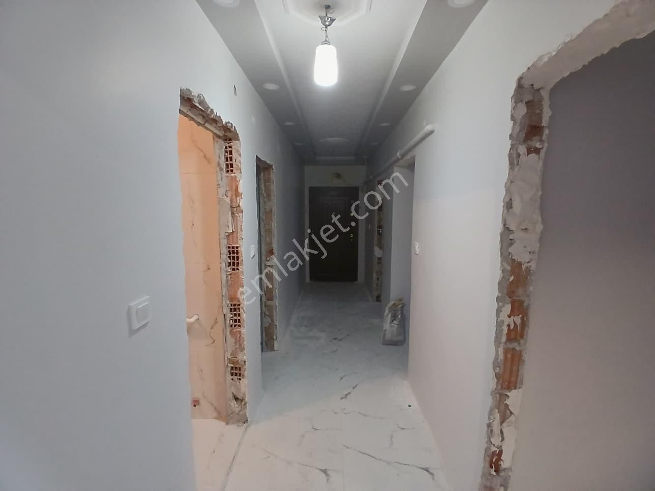 Adres Gayrimenkul'den Tadilat Aşamasında 3+1 Çarşı Yakını Daire - Görsel 23