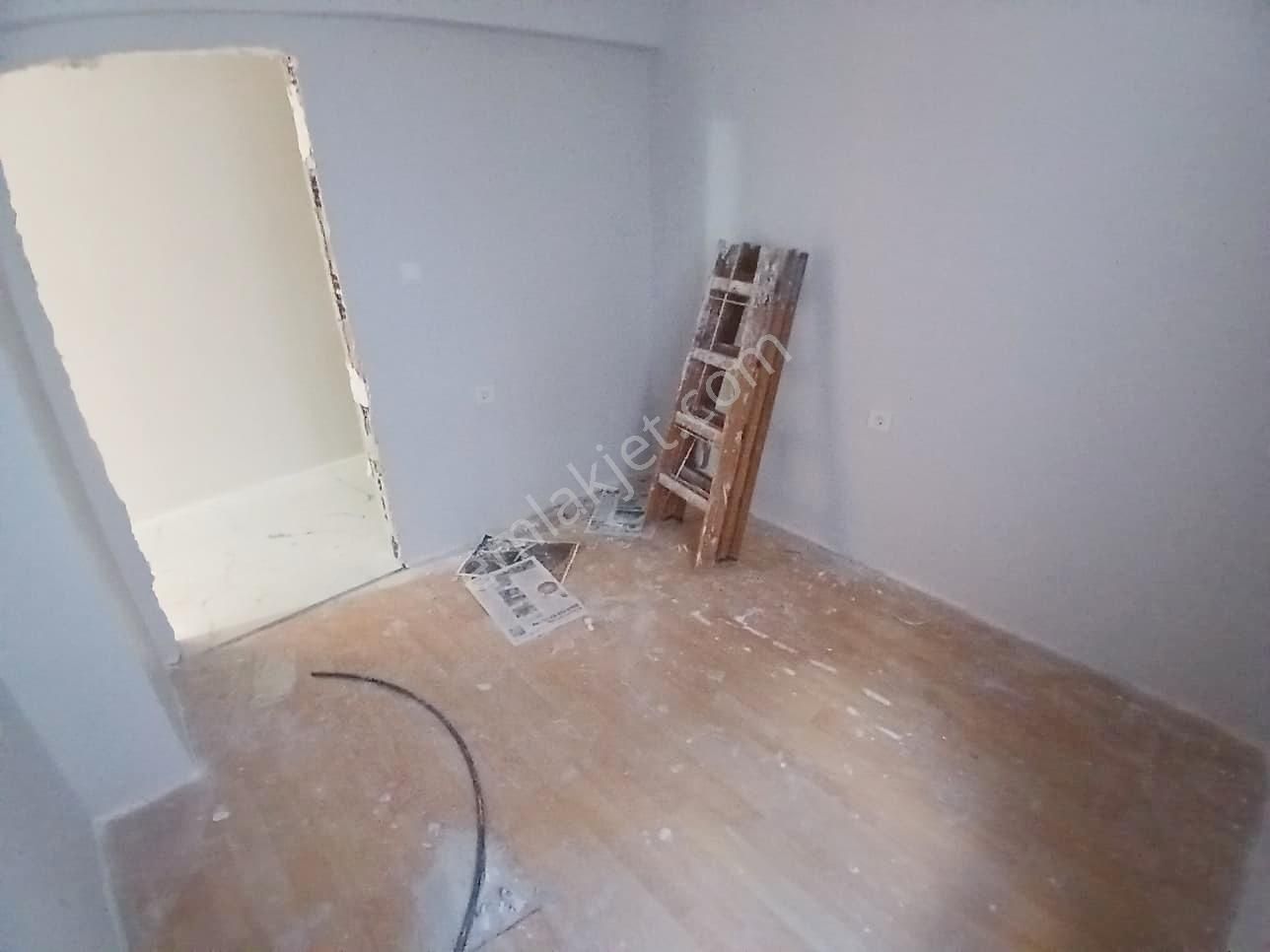 Adres Gayrimenkul'den Tadilat Aşamasında 3+1 Çarşı Yakını Daire - Görsel 14