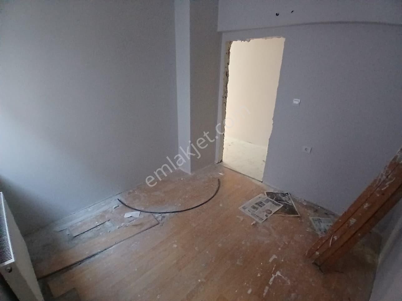 Adres Gayrimenkul'den Tadilat Aşamasında 3+1 Çarşı Yakını Daire - Görsel 22