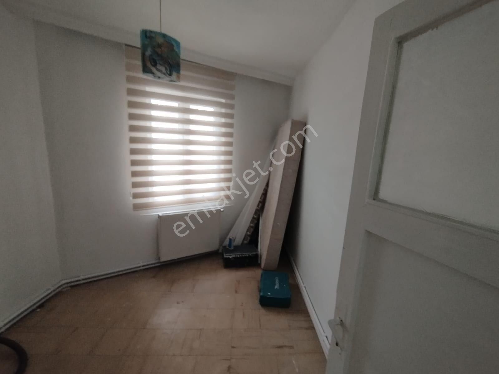 Rasathane Mahallesinde İci Temiz Satılık Daire - Görsel 2