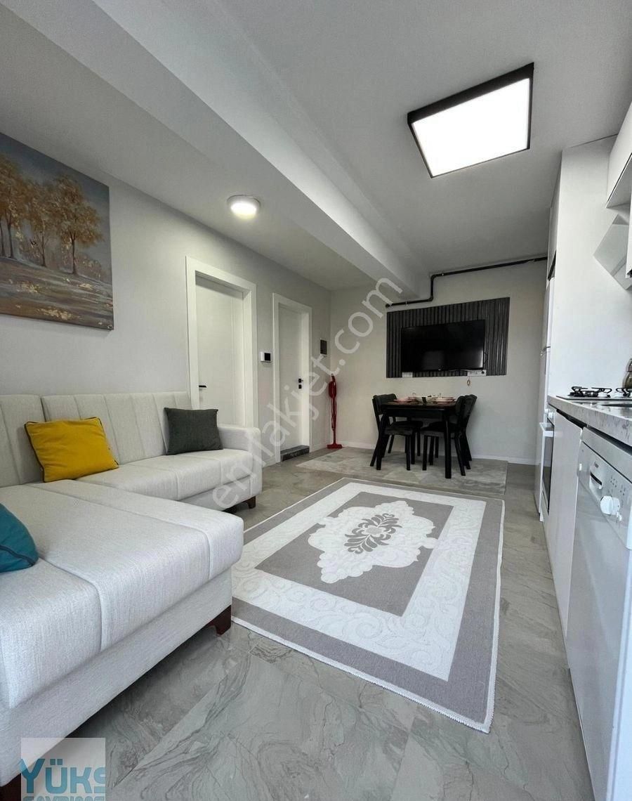 Denizli Selçukbey De Tank Meydanına Yakın Eşyalı Kendine Ait Özel Bahçeli 2+1 Satılık Suit Daire