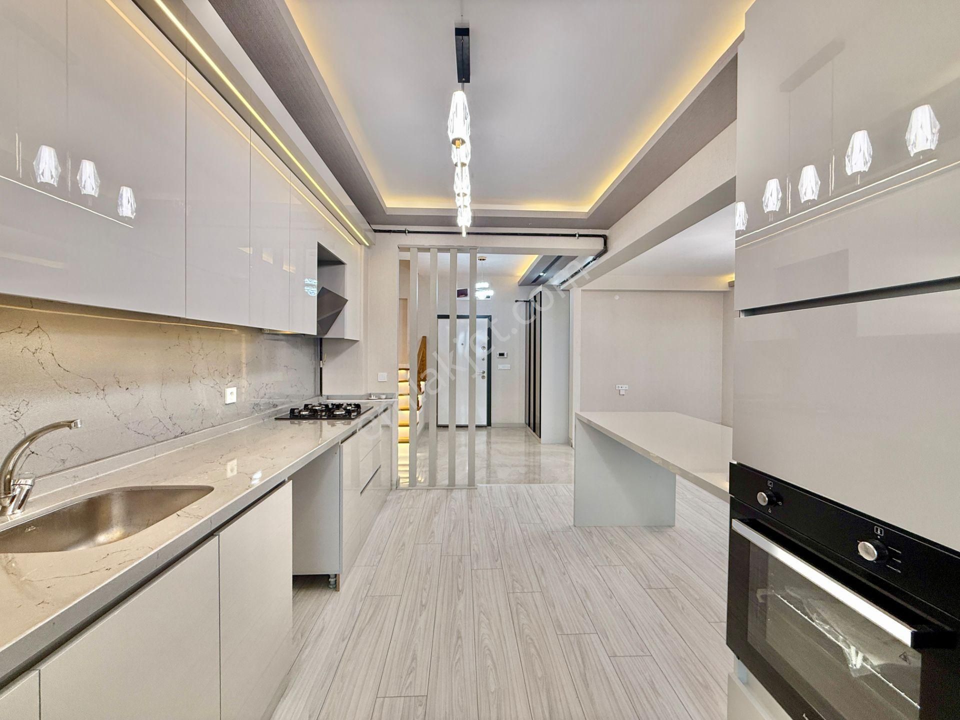 Çiftçioğullarından▃bölgenin Kalbinde Eşsiz Tasarımlı 5+2 Dubleks - Görsel 8