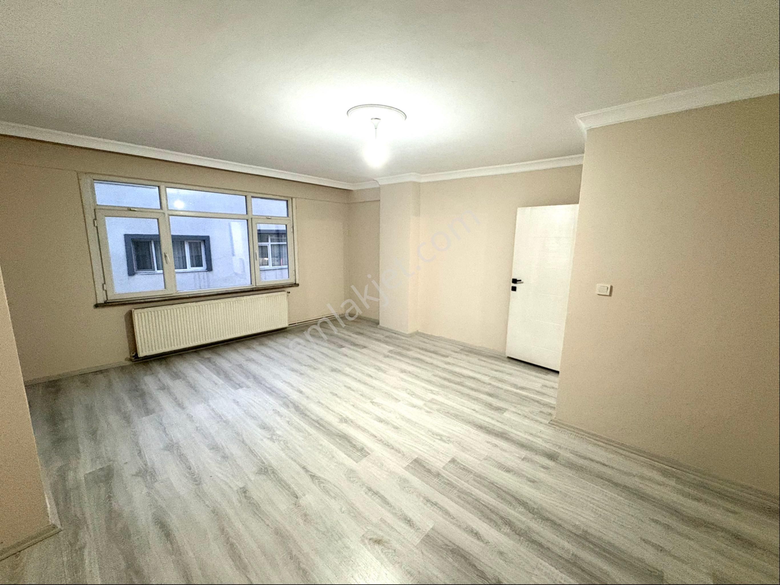 Emir Emlak’dan 2+1 130 M Kare 1 Kat Temiz Masrafsız Daire Güçlendirilmiş Binada - Görsel 2