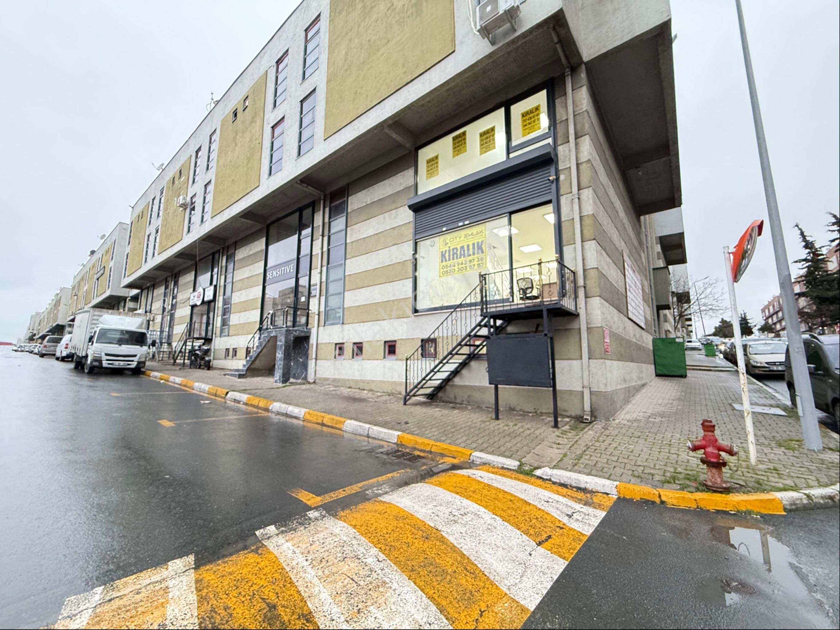 Tekstilkent City Emlaktan Harika Konumda Şık Yapılı Kiralık Köşe Dükkan