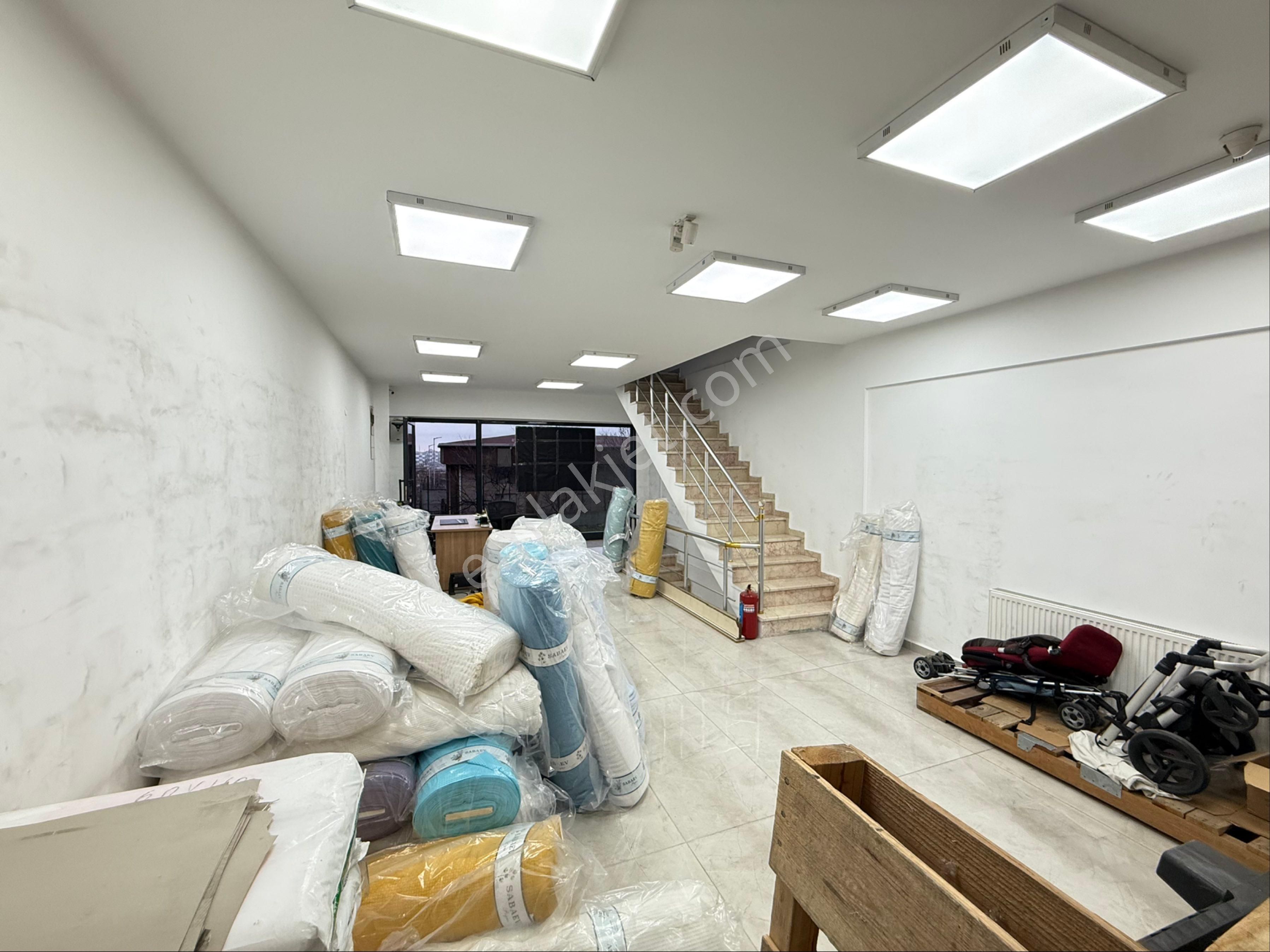 Tekstilkent City Emlaktan Harika Konumda Şık Yapılı Kiralık Köşe Dükkan - Görsel 21