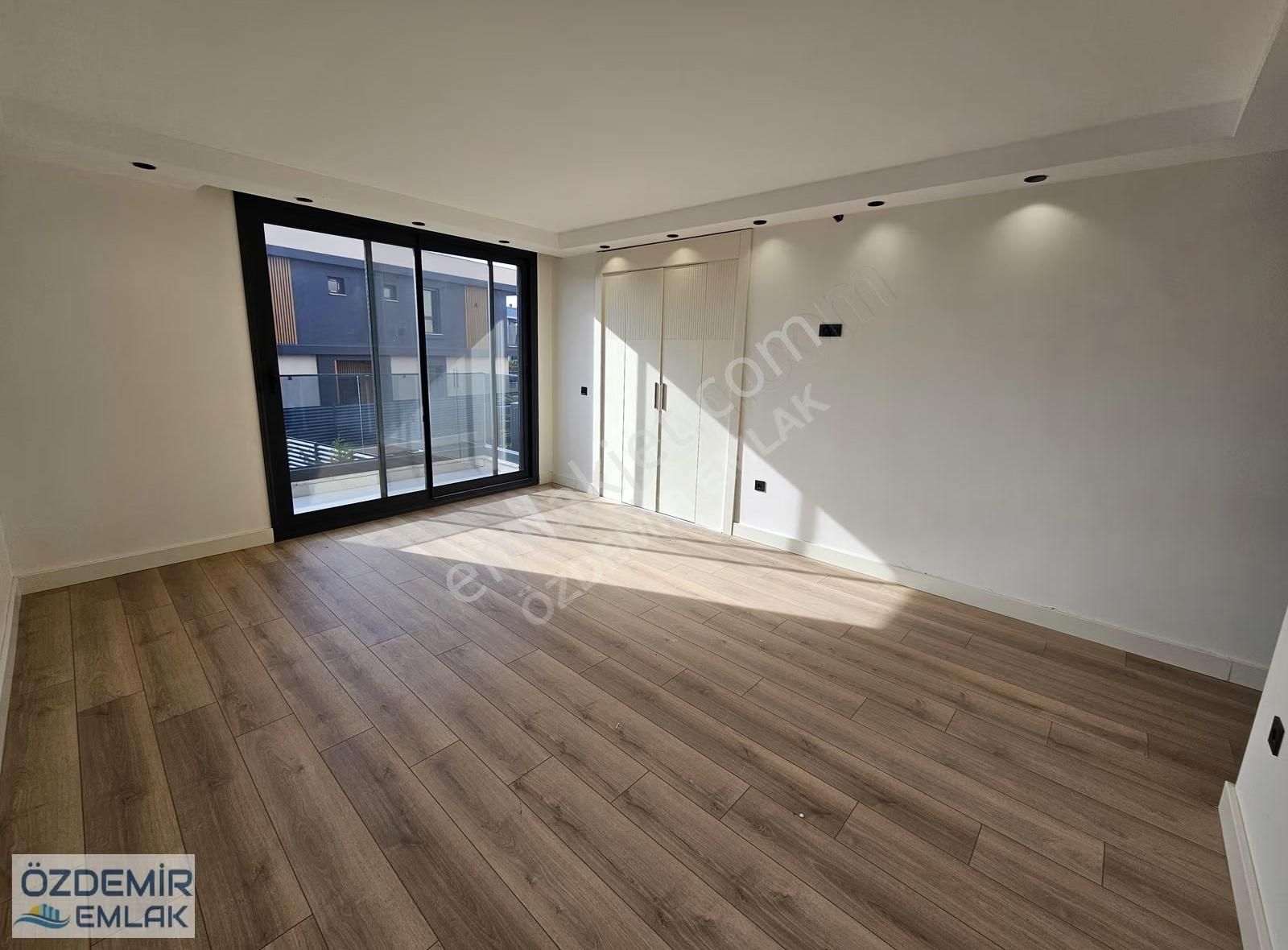 Ultra Lüks Müstakil Havuzlu Geniş Ferah 5+1 Villa - Görsel 25