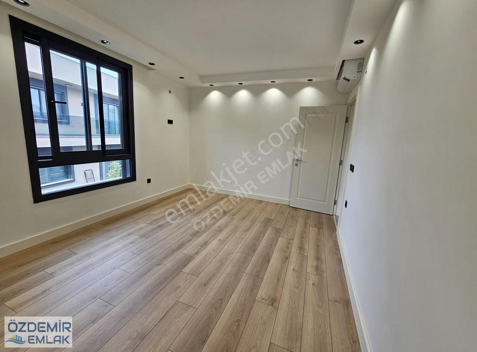 Ultra Lüks Müstakil Havuzlu Geniş Ferah 5+1 Villa - Görsel 27