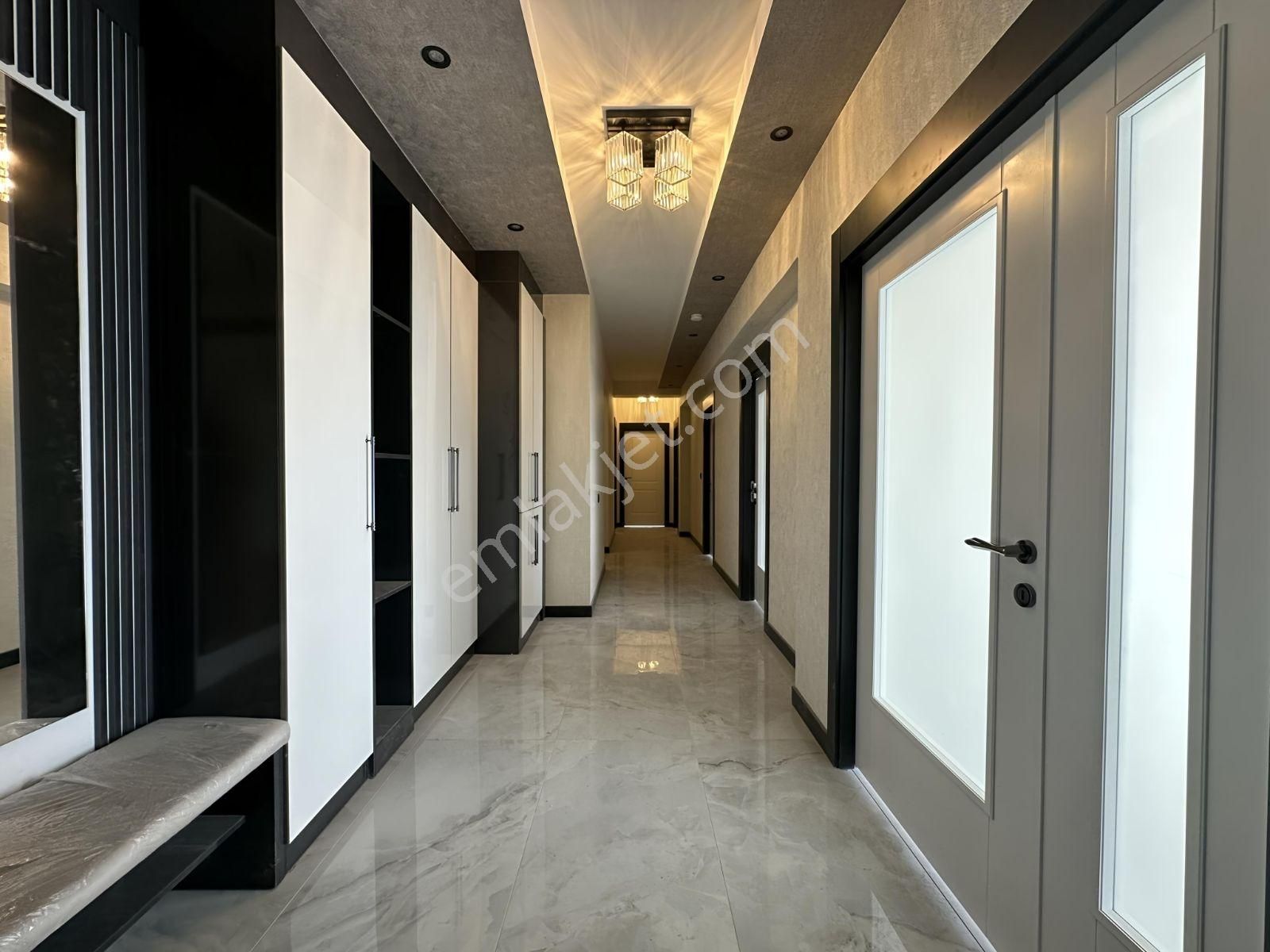 Kaymakamlık Yakınında | Ultra Lüks Sitede | Çok Geniş 4+1 Daire - Görsel 34