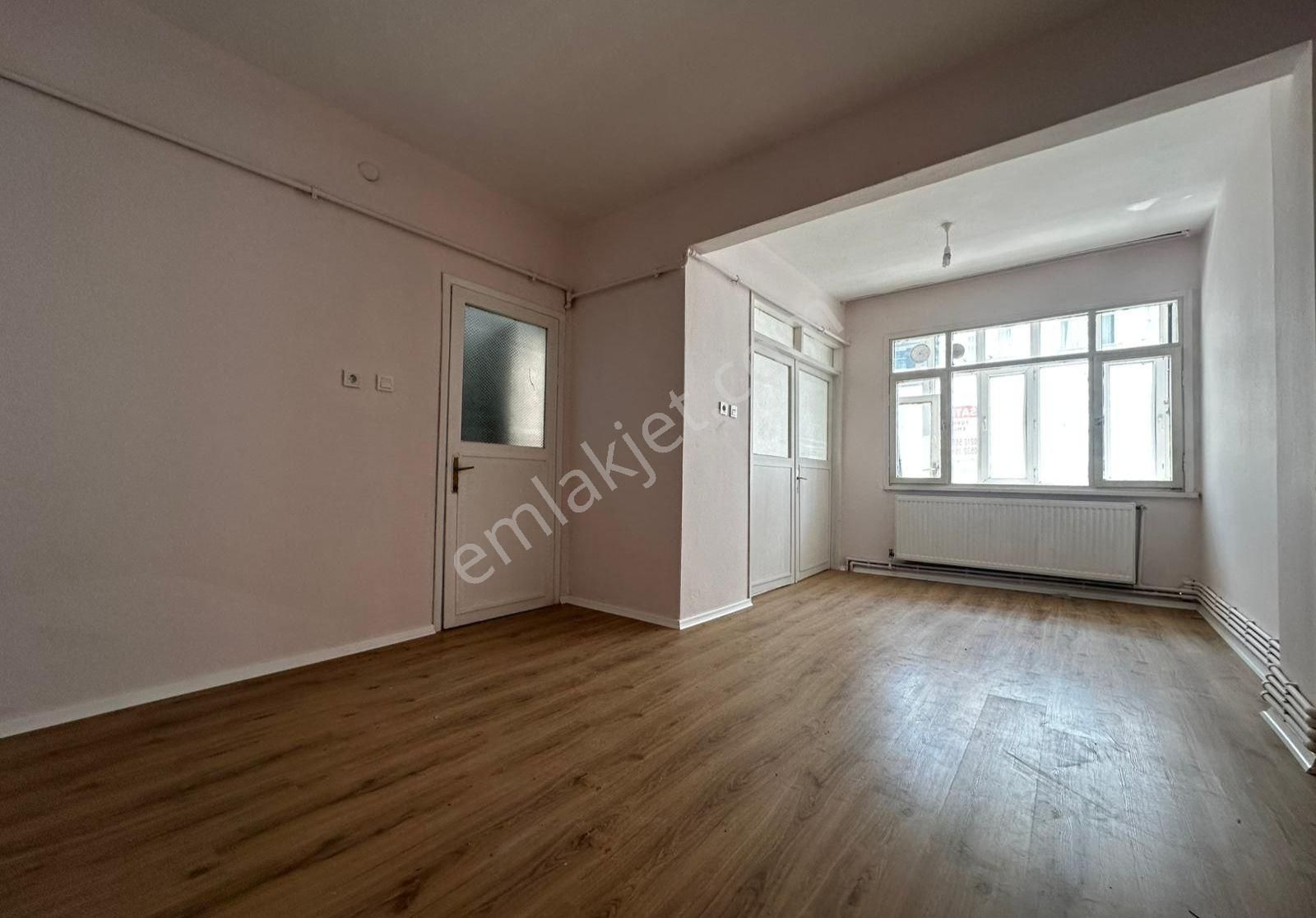 Menderes Mah Türkiye Emlak 3+1 Kiralık 1.kat 130m2 Daire