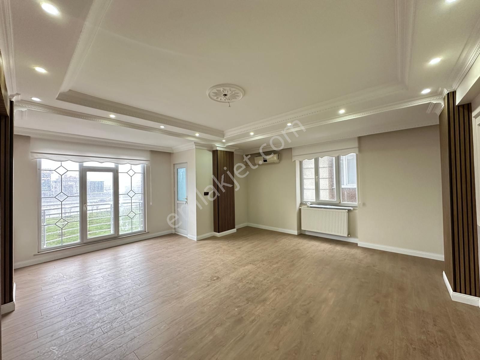 Gaziosmanpaşa'da Önü Açık 3+1 Full Tadilatlı Satılık Daire