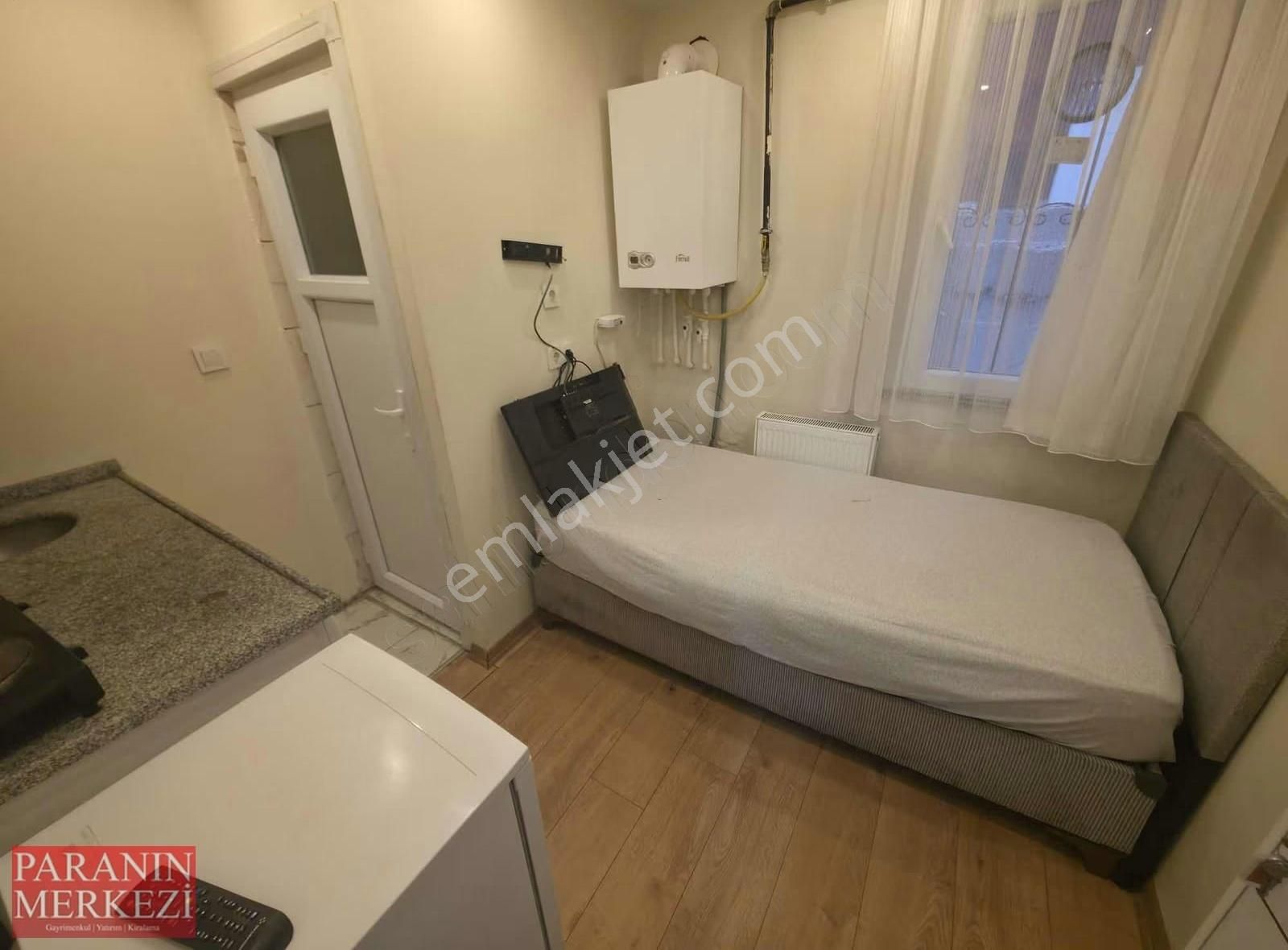 Para'dn Full Yeni Eşyali Metro 15 Dk 1+0 Daire