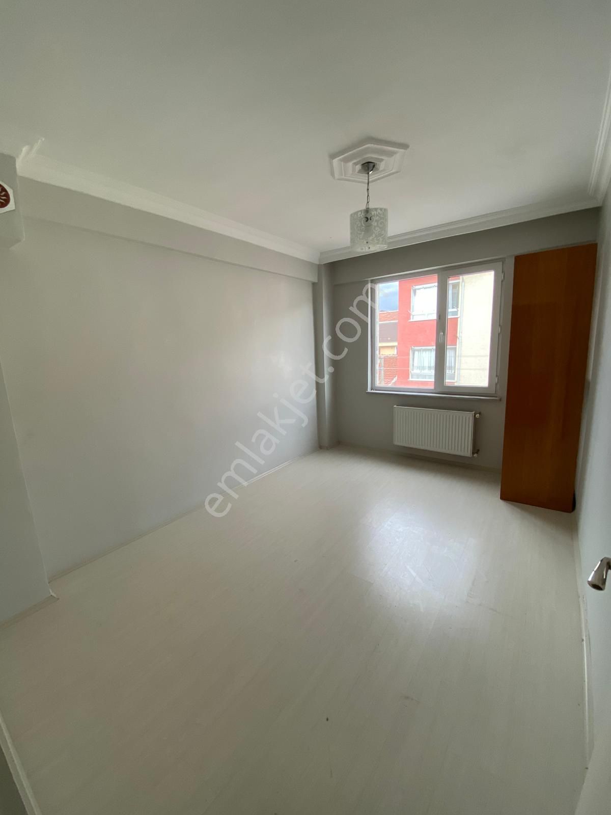 Elmas Emlaktan Ali Fuat Okulu Yakını Kiralık 2+1 - Görsel 4