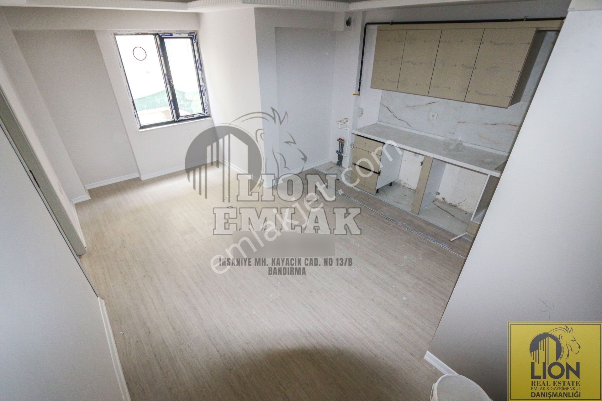 🟨⬛lıon Emlak'tan Çınarlı Mahallesinde Cadde Yakını Fırsat 1+1 Satılık Daire⬛🟨