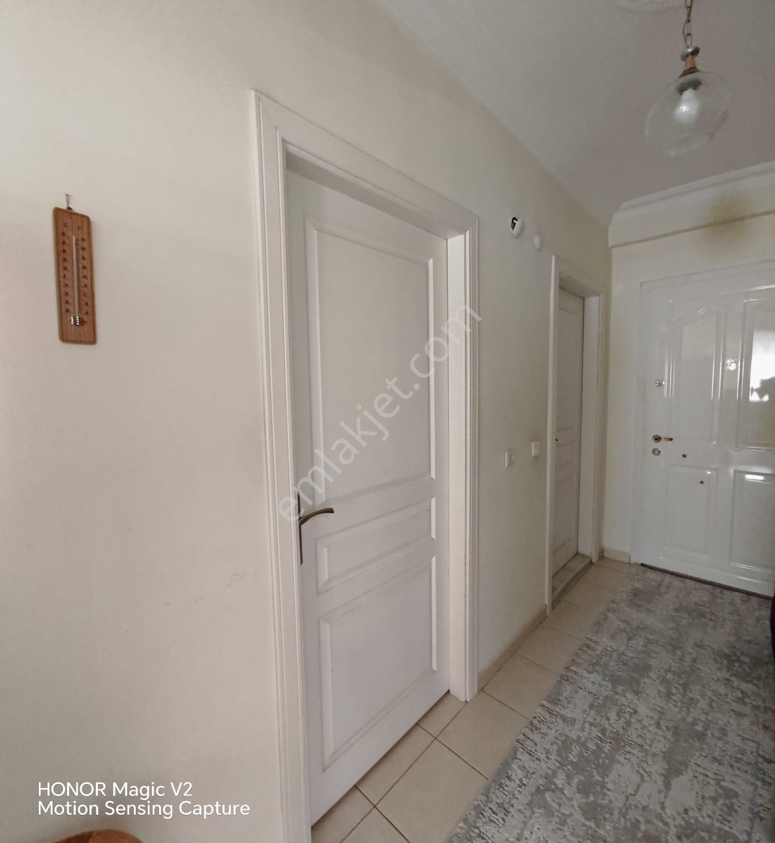 Saray Mahallesin'de 2+1 Denize 50m Mesafede Satılık Ferah Daire - Görsel 9