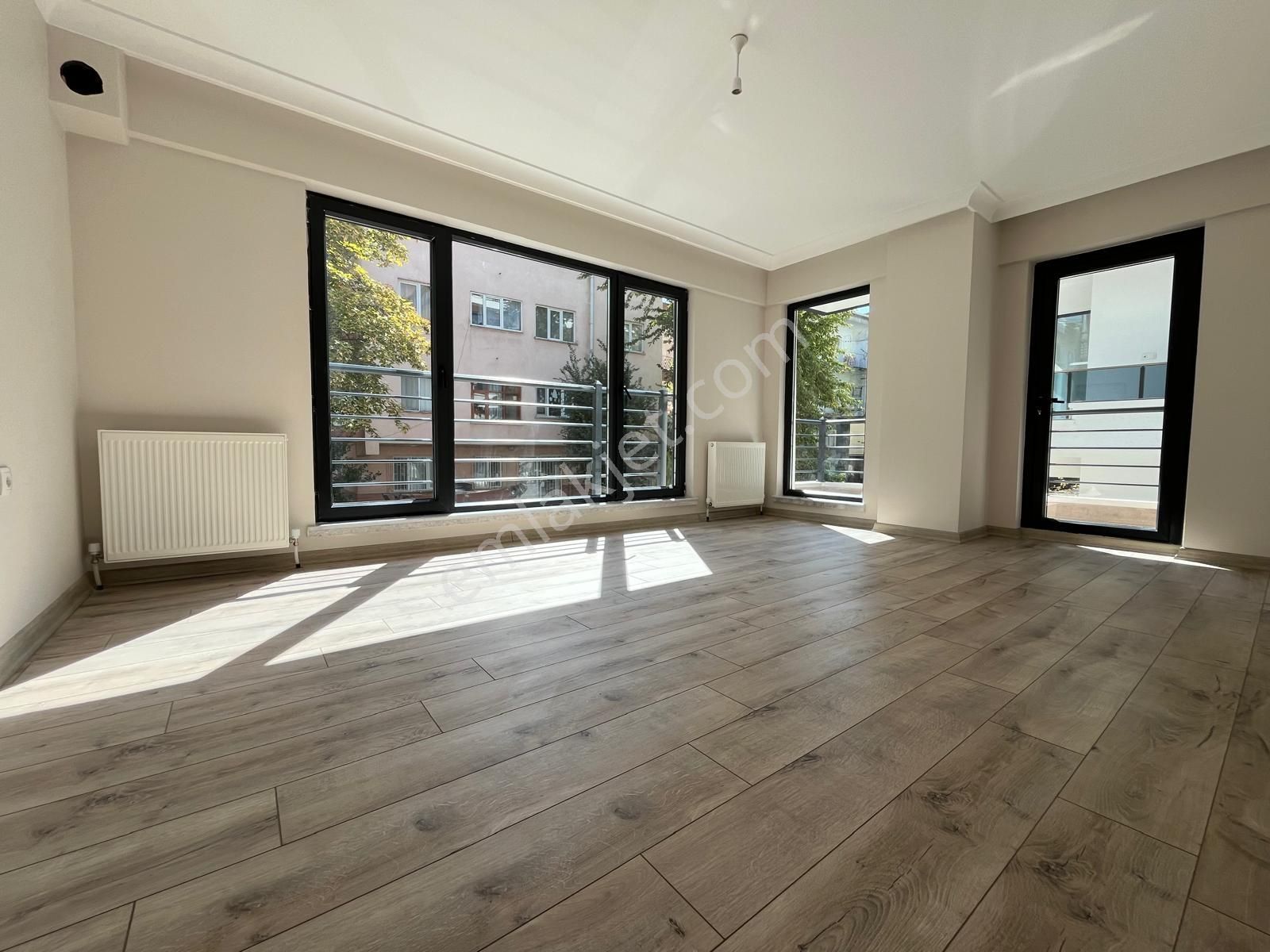 Sbell'den Bahçelievler'de Yeni Binada Ara Katta 2+1 Sıfır Daire