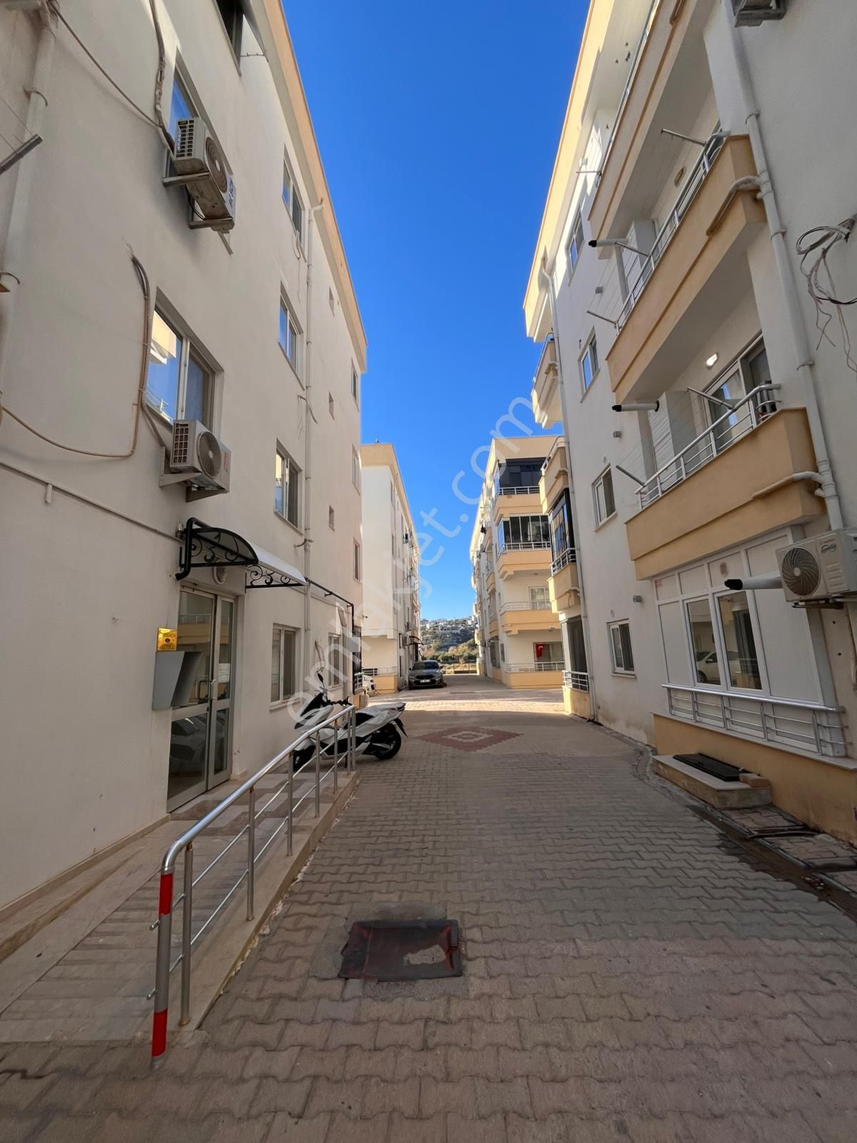 Silifke/gazi Mahallesi 3+1 Giriş Kat Site İçi Kiralık Daire - Görsel 2