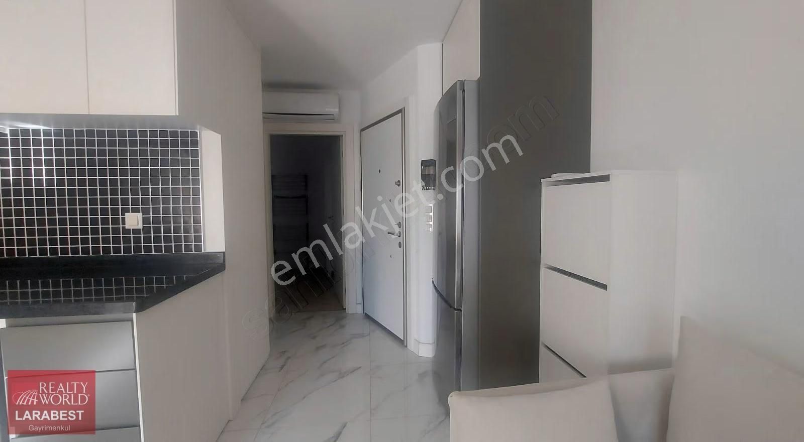 Denize 3.parsel'de Full Eşyalı Havuzlu Katta 1+1 Kiralık Daire - Görsel 22