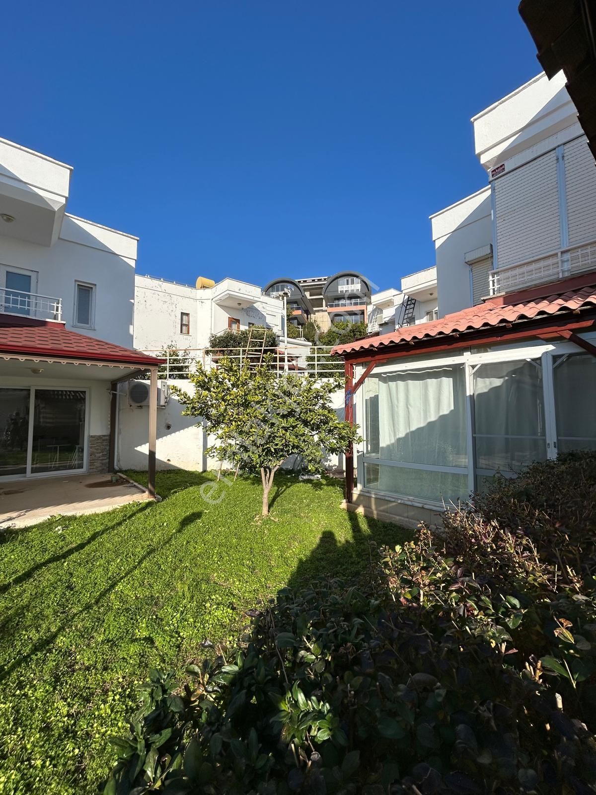 Demirtaş'da 2+1 Denize Sıfır Eşyalı - Görsel 10