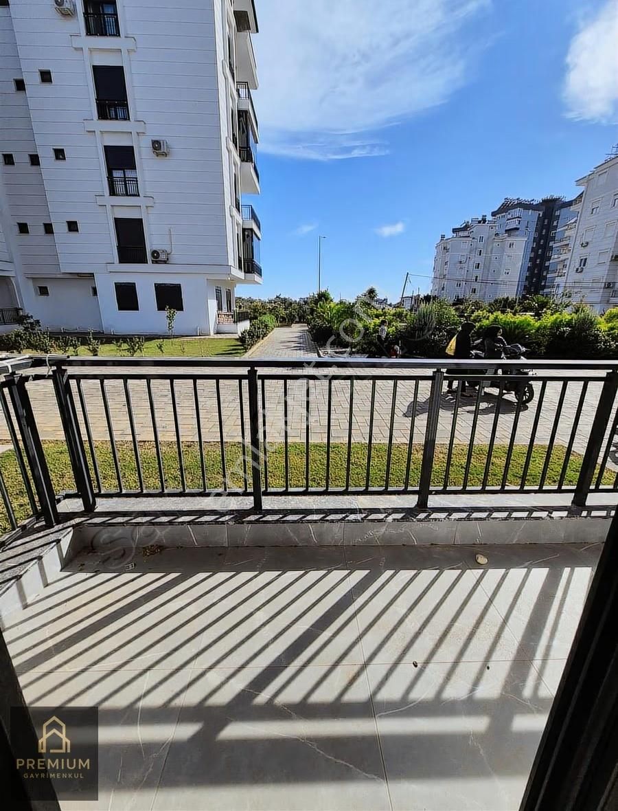 Şelalede Havuzlu Site İçinde, Yeni Binada Satılık 2+1 - Görsel 9