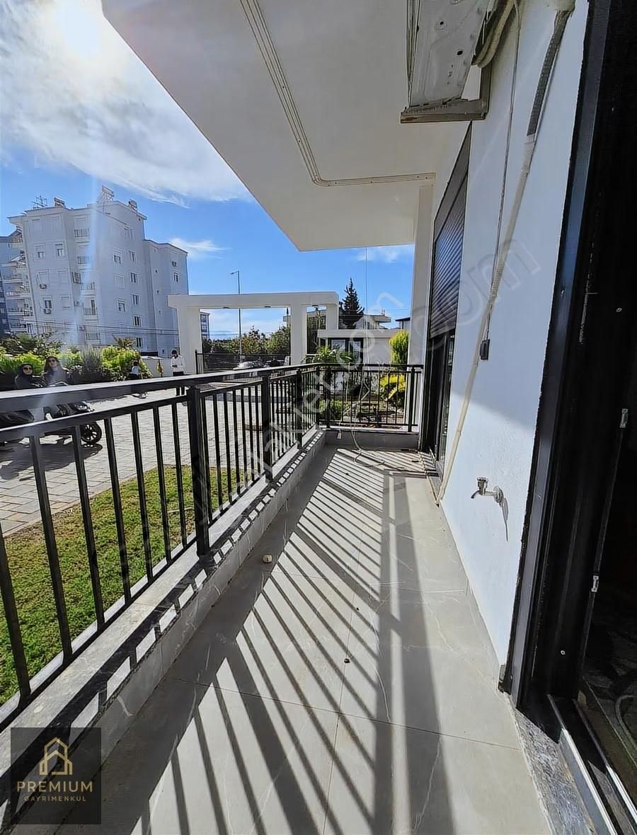 Şelalede Havuzlu Site İçinde, Yeni Binada Satılık 2+1 - Görsel 3