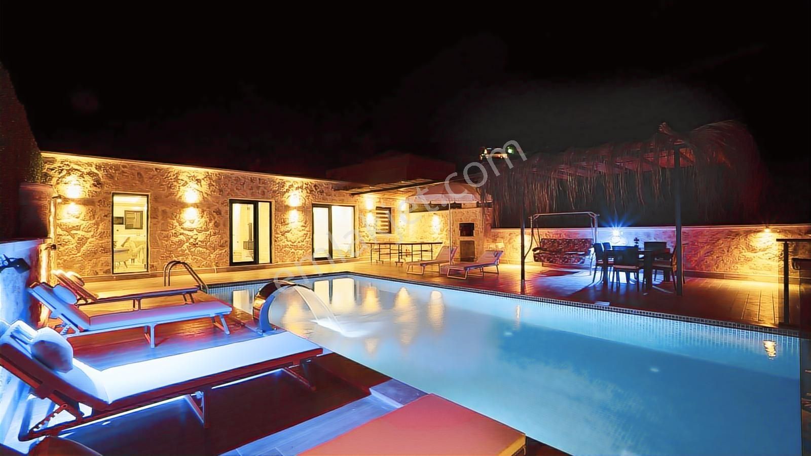 Kaş Kalkan'da Yapı Kayıtlı Belgeli Taş Konsept 2 Lüks Villa