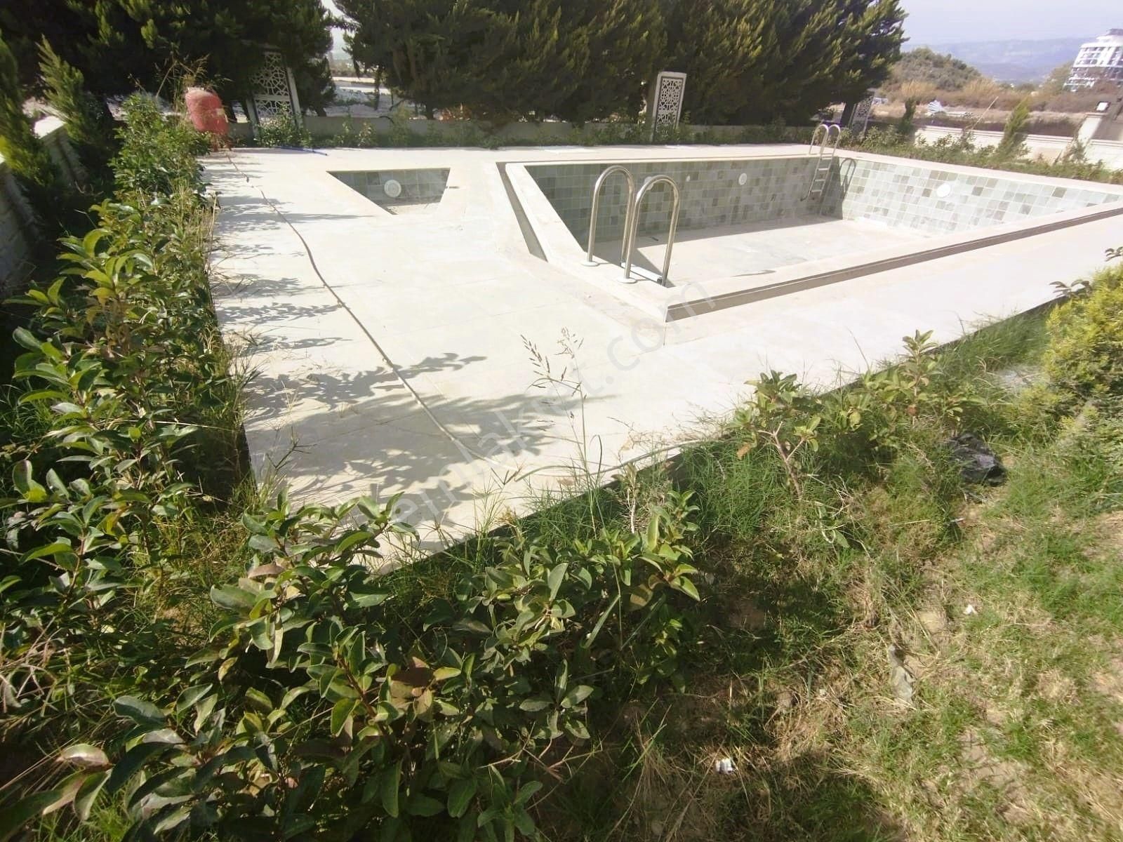 Erdemli Tömükte 3 Cepheli & Havuzlu & Denize 150 M. Mesafede 1+1